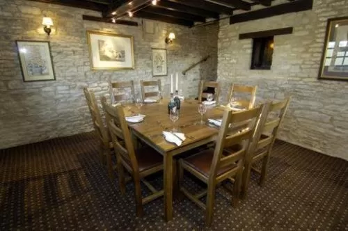 Restaurant/places to eat in The Bird In Hand Inn, Witney
