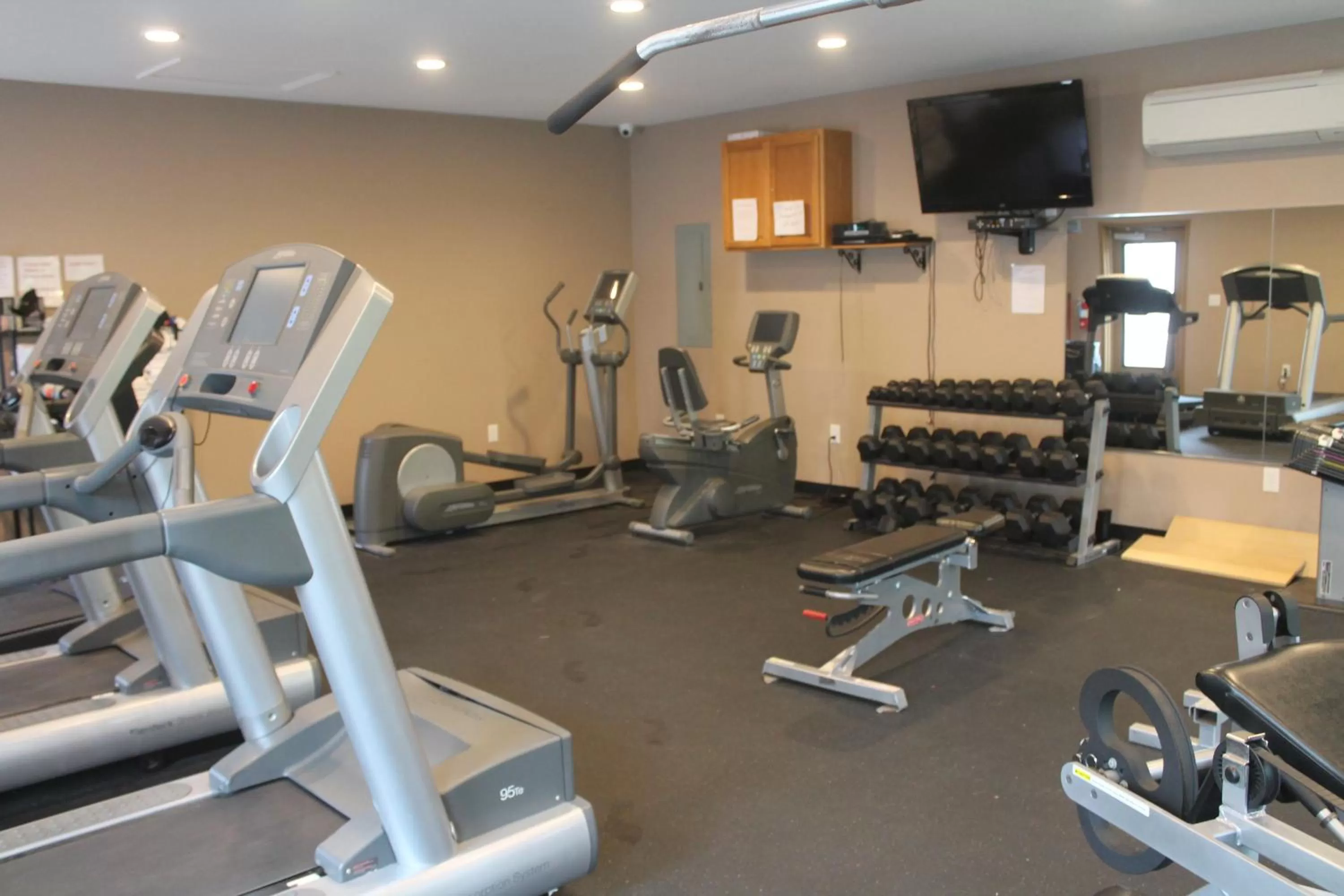 Fitness centre/facilities in Bell's Extended Stay and Suites
