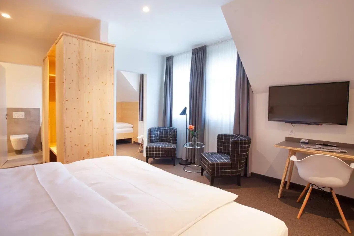 Family Double Room - single occupancy in Hotel & Landgasthof Hoheluft Family Double Room - single occupancy in Hotel & Landgasthof Hoheluft