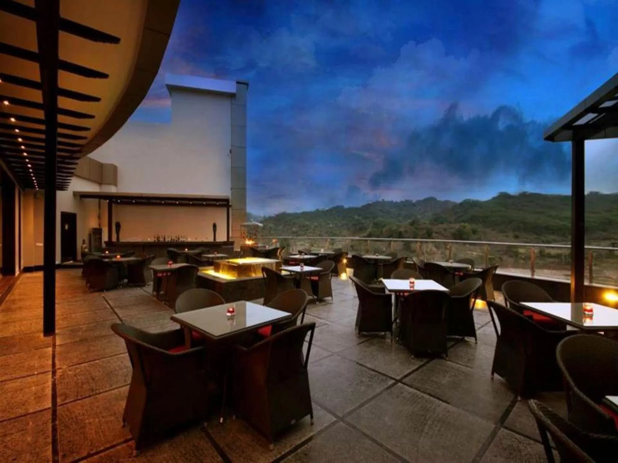 Restaurant/places to eat in Golden Tulip Chandigarh, Panchkula