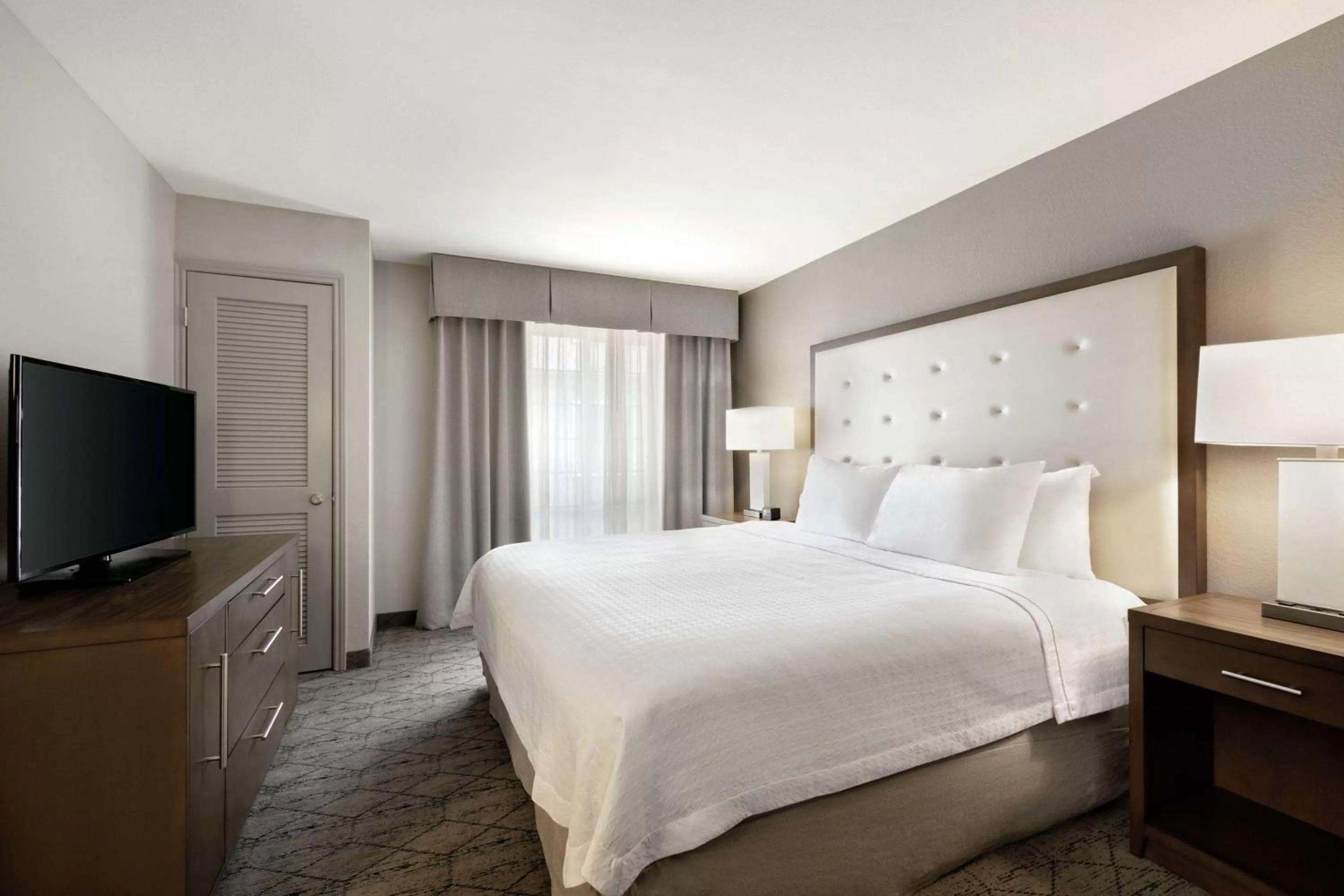 Bed in Homewood Suites by Hilton Portland Airport