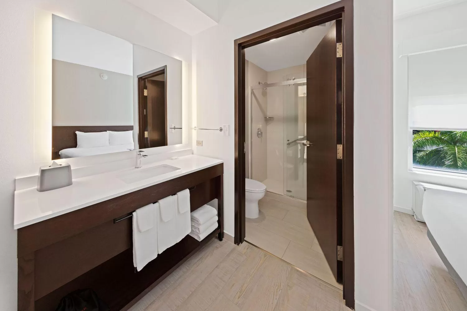 Bathroom, Bed in Hyatt Place West Palm Beach