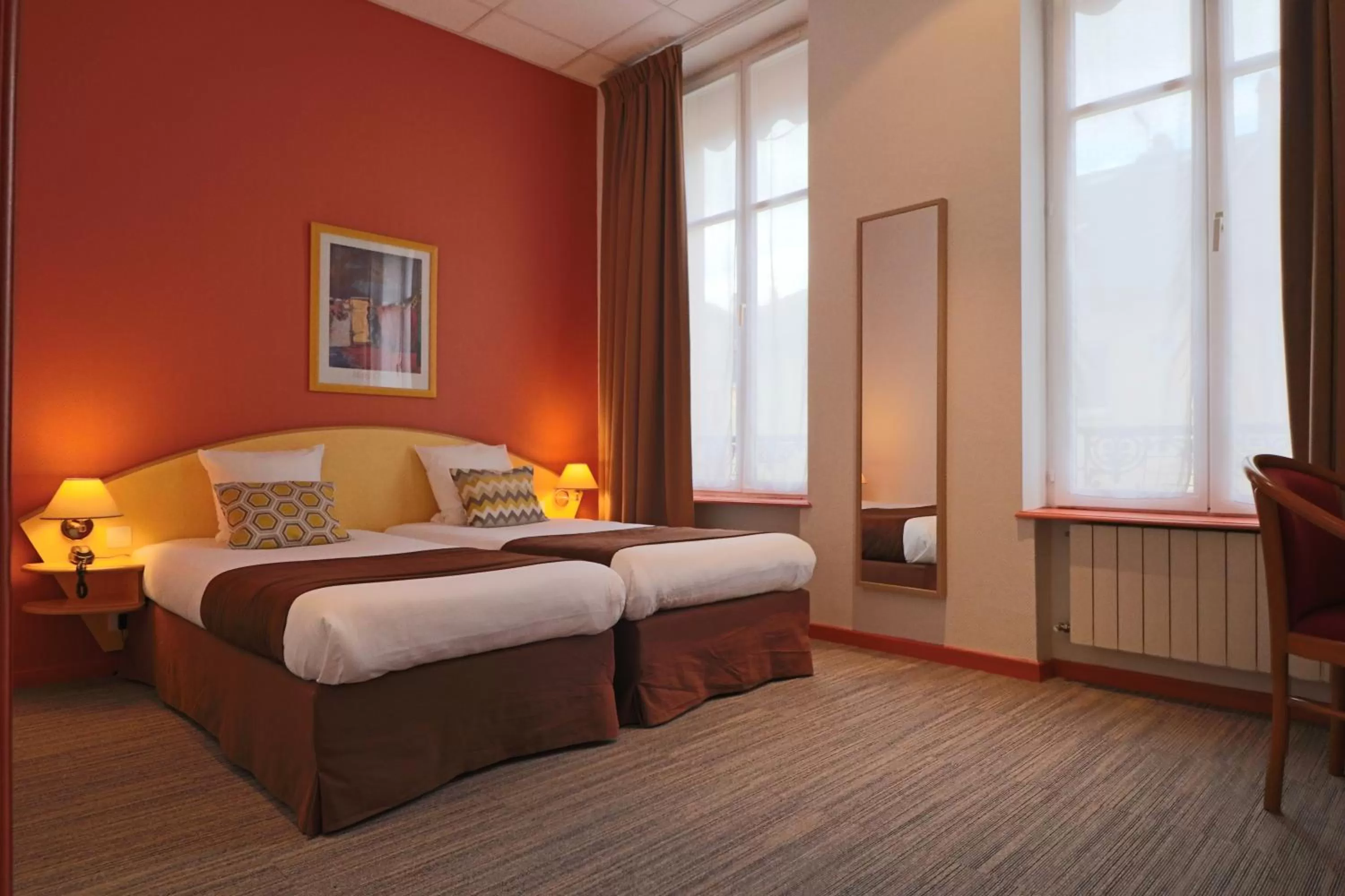 Bedroom, Bed in Logis-Hôtel des Oliviers