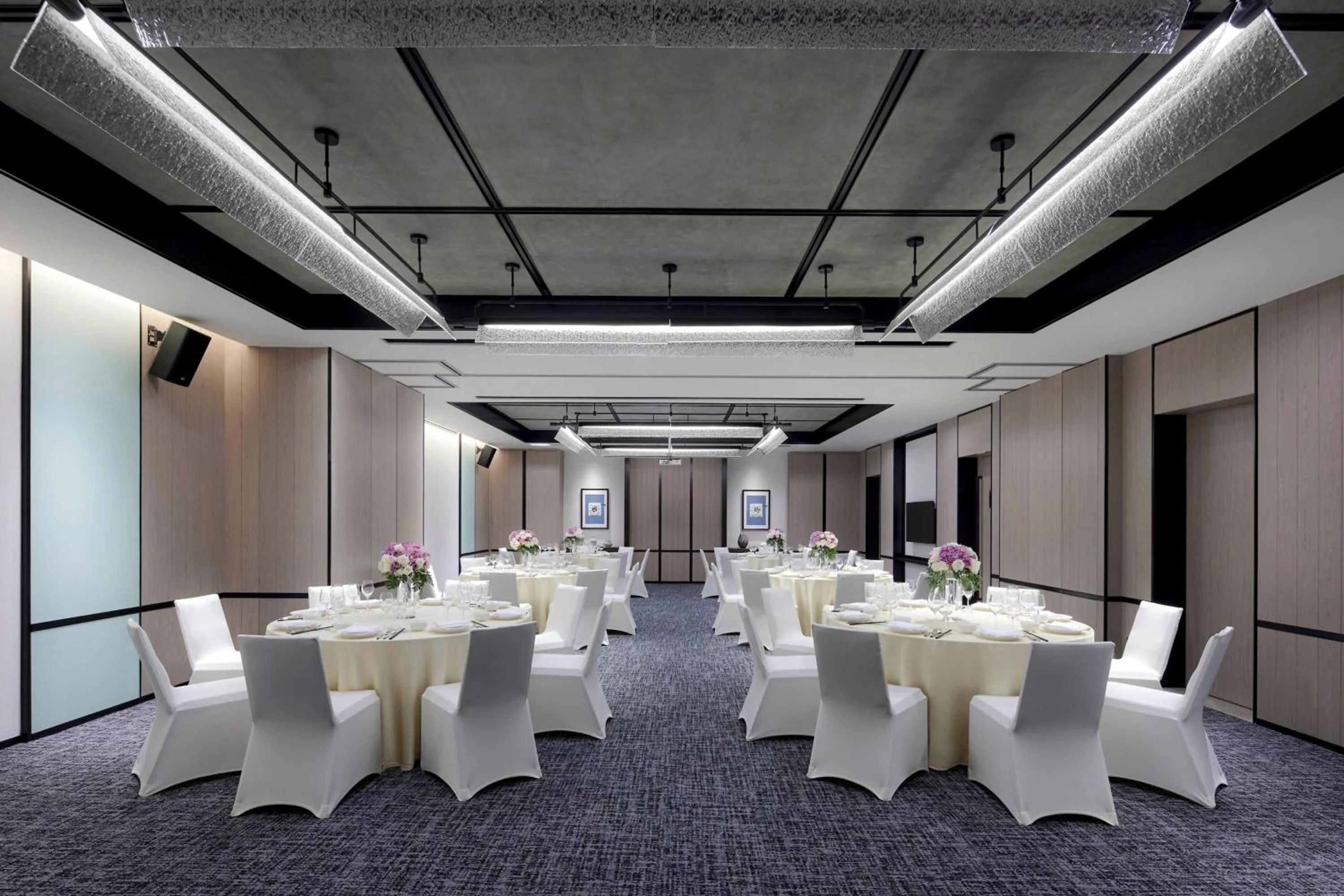 Meeting/conference room in Four Points by Sheraton Shenzhen Bao'an