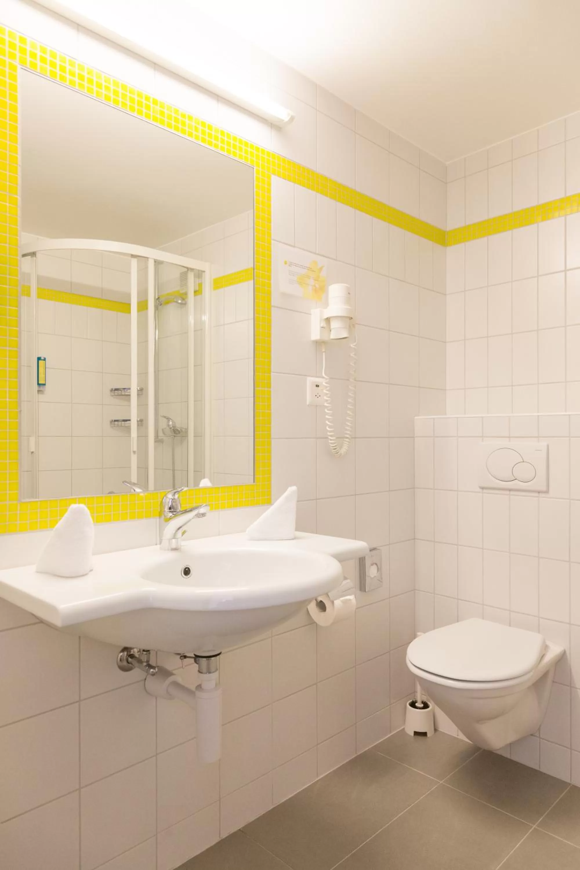 Bathroom in Hôtel Des Arts