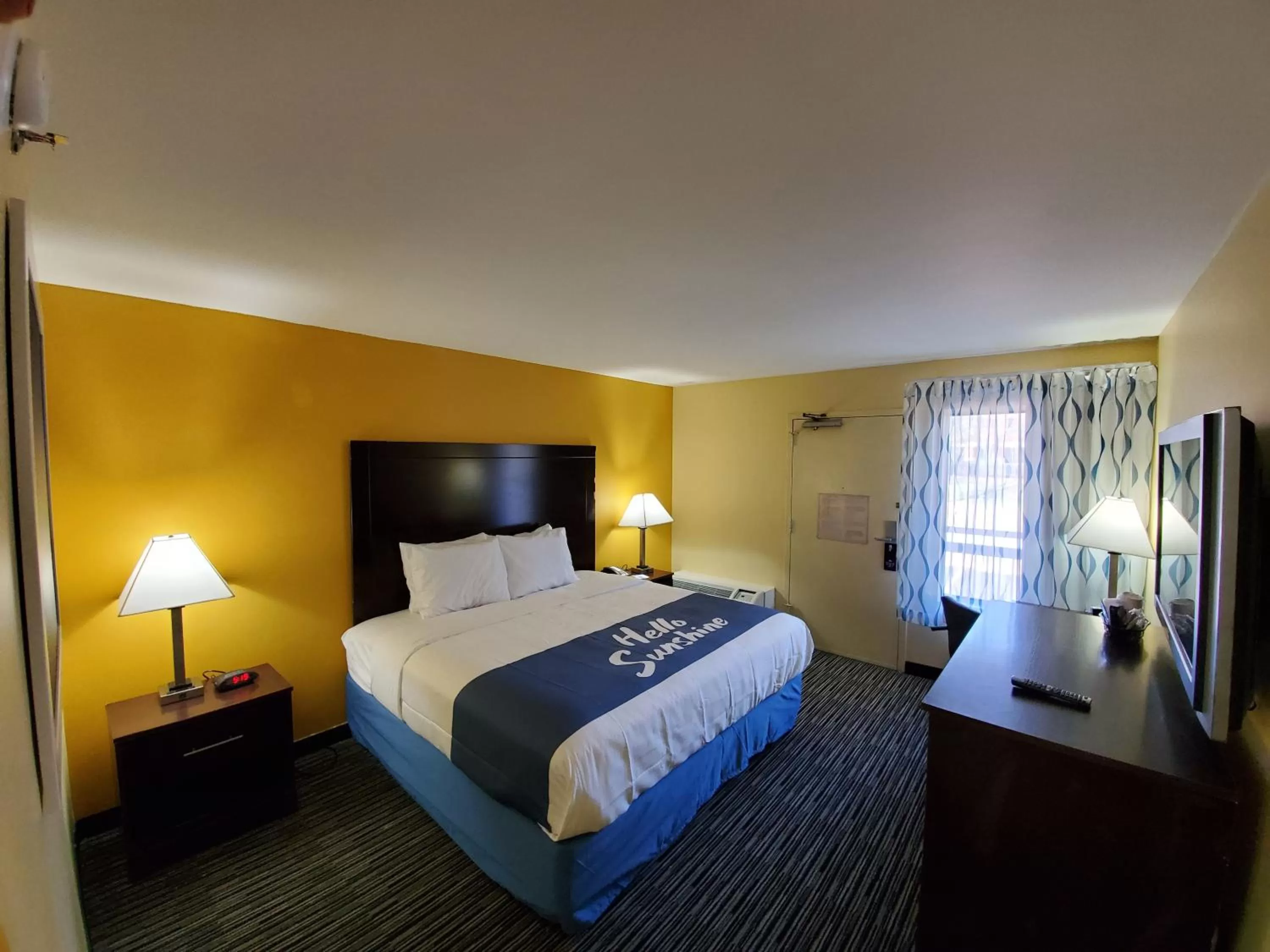 Photo of the whole room, Bed in Days Inn by Wyndham Atlanta/Southlake/Morrow