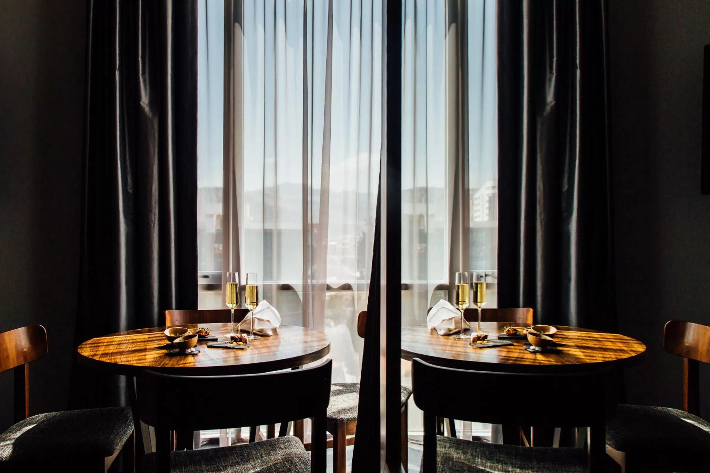 Food and drinks in Atix Hotel, a Member of Design Hotels