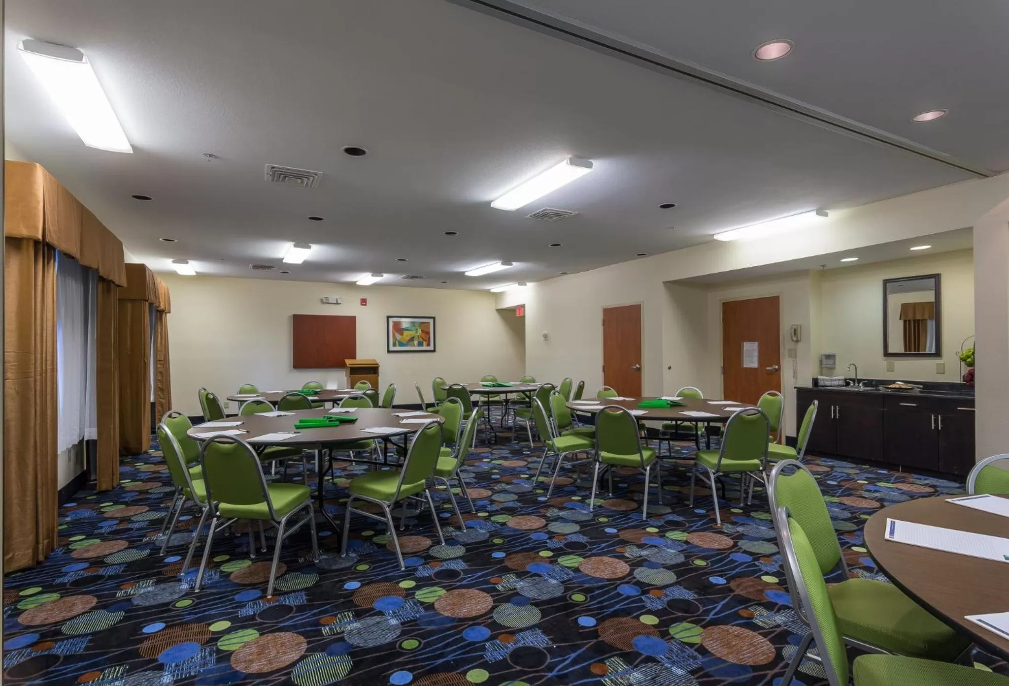 Meeting/conference room in Holiday Inn Express Hotel & Suites Edmond by IHG