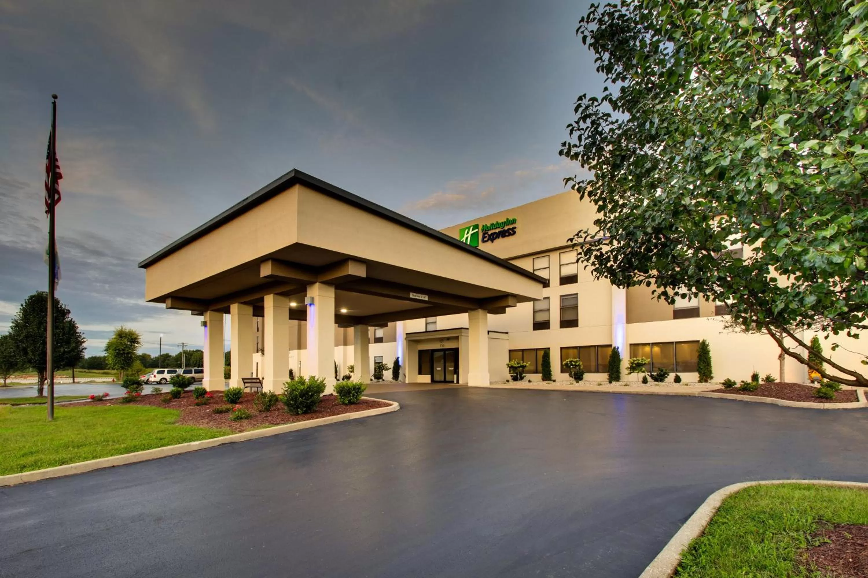 Property building in Holiday Inn Express - Horse Cave by IHG