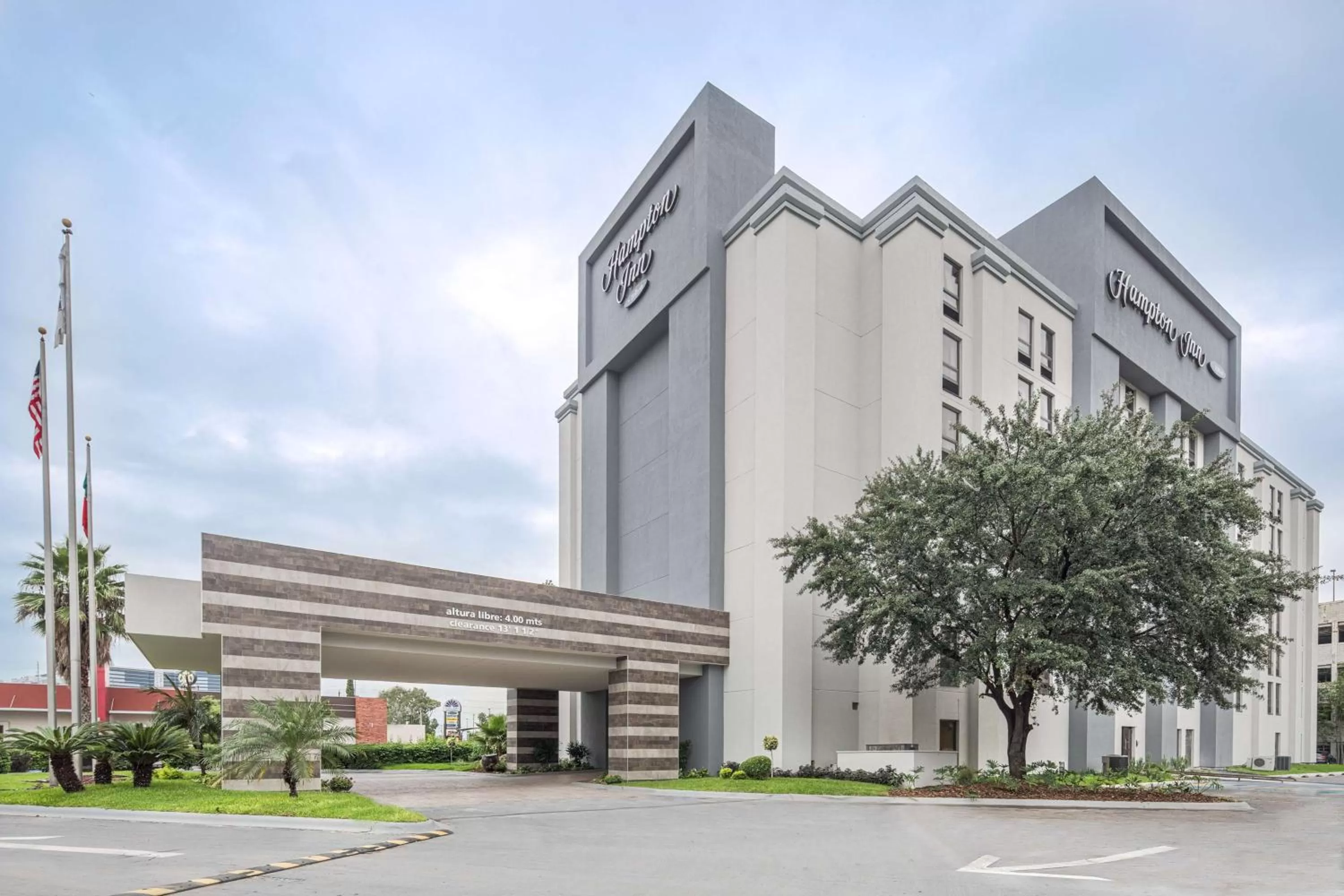 Property building in Hampton by Hilton Monterrey Galerias Obispado