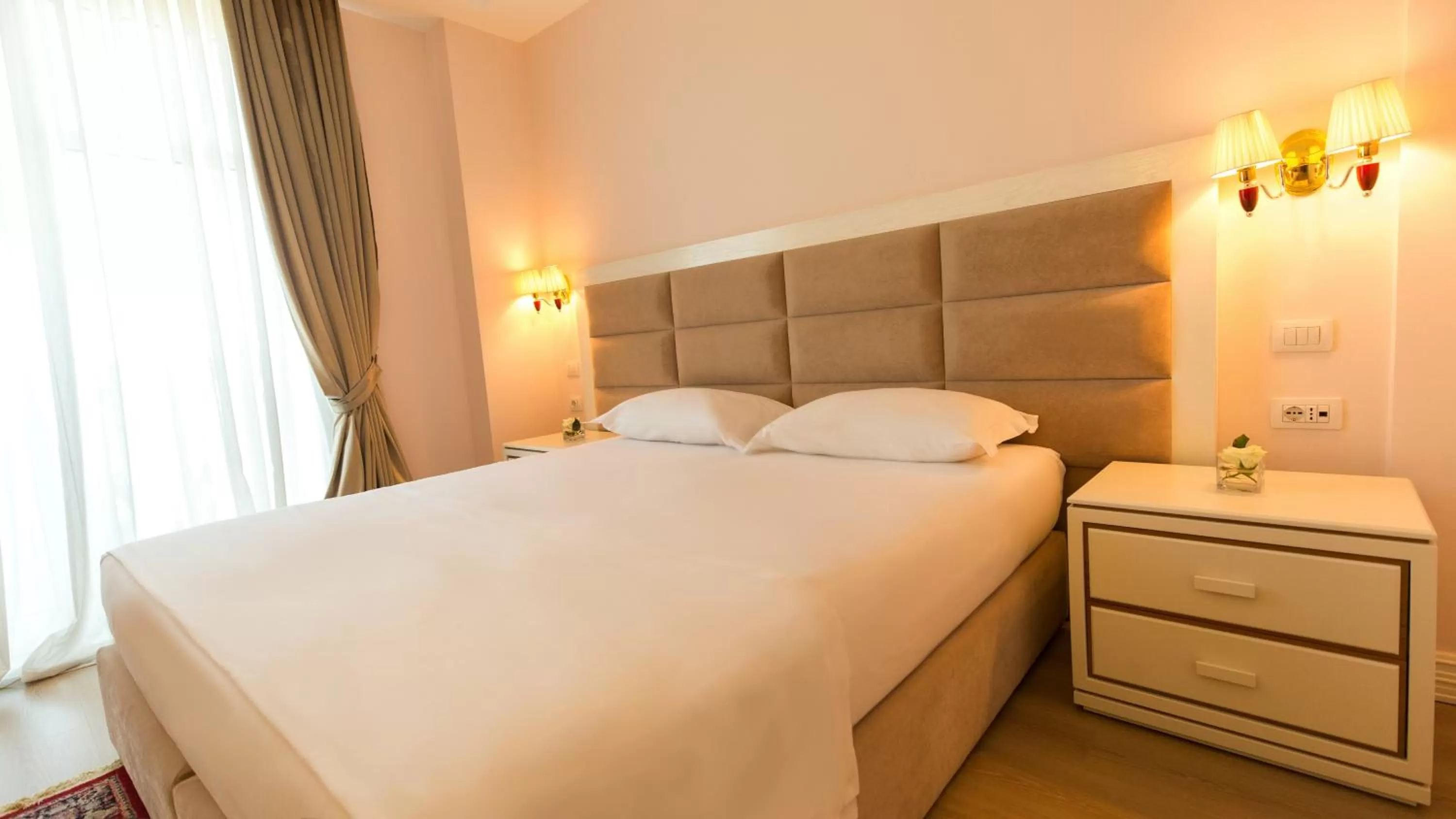 Bed in Royal Hill Hotel