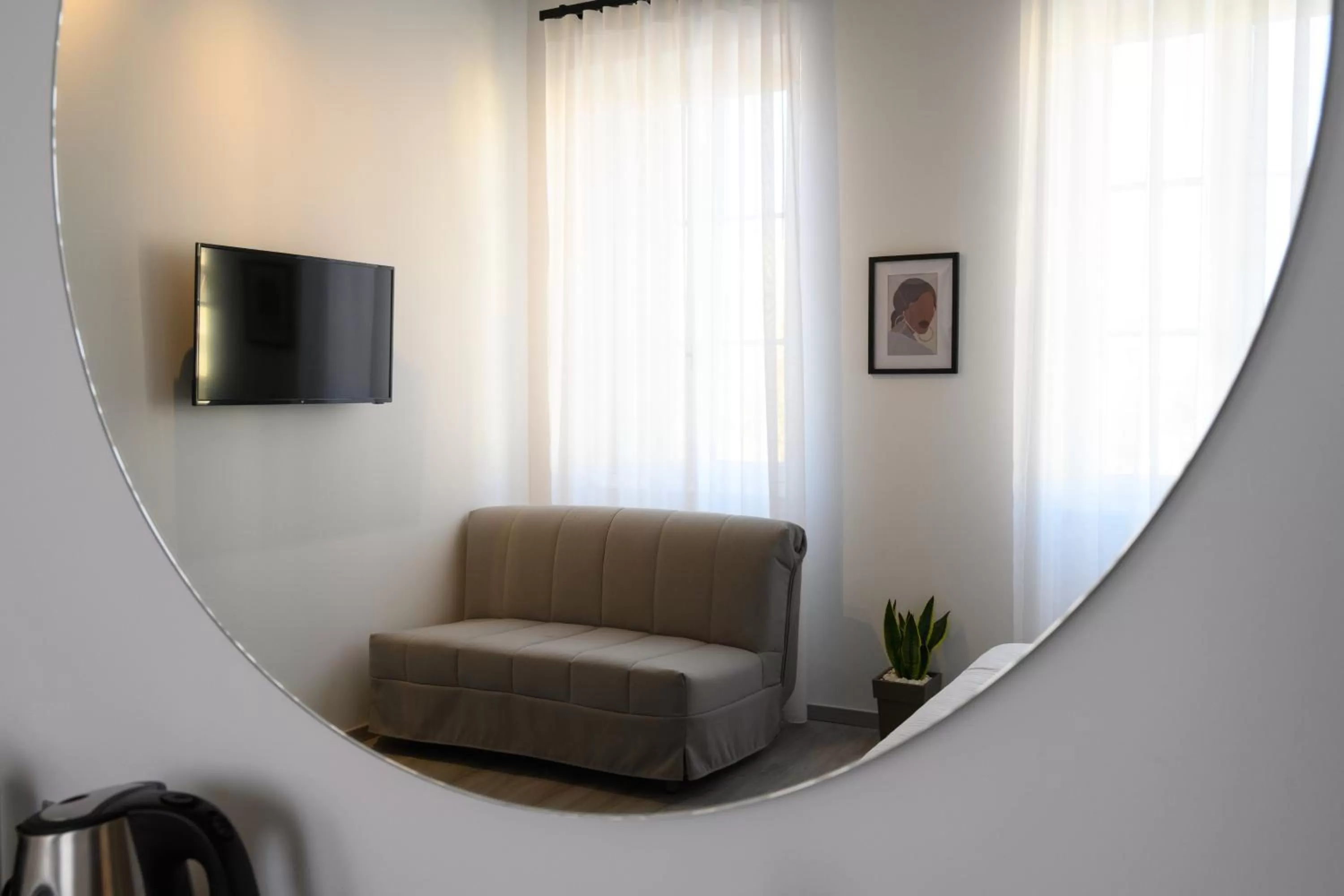 TV and multimedia, Seating Area in AMALPHI Corfu City Living