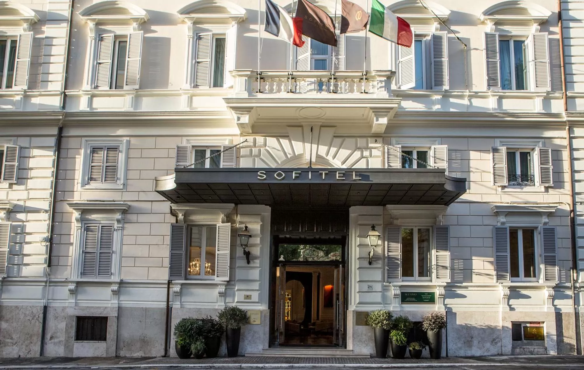 Facade/entrance in Sofitel Roma Villa Borghese