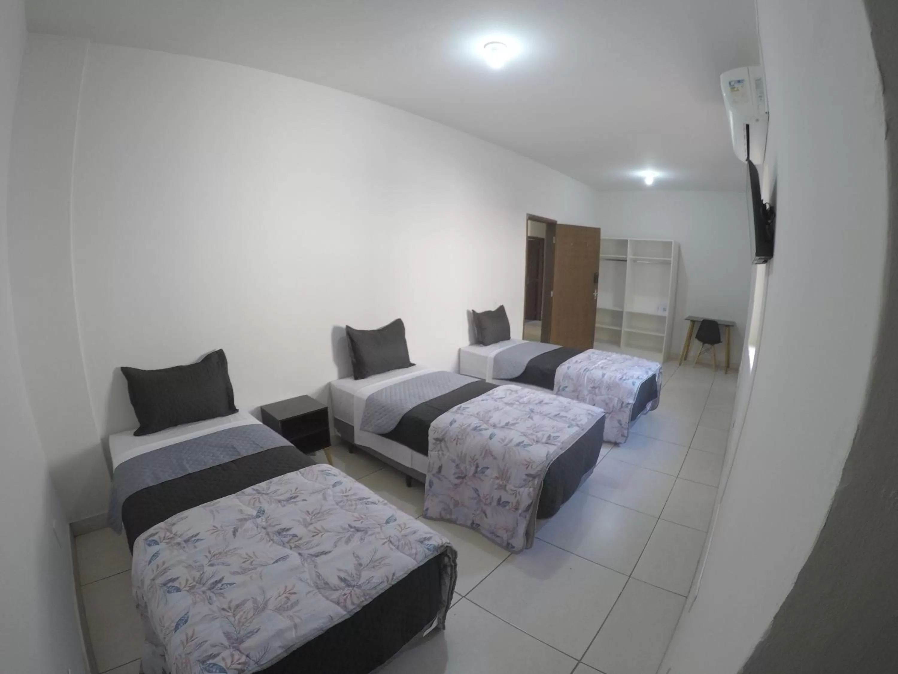 Bedroom, Bed in Quartos Delfim Moreira