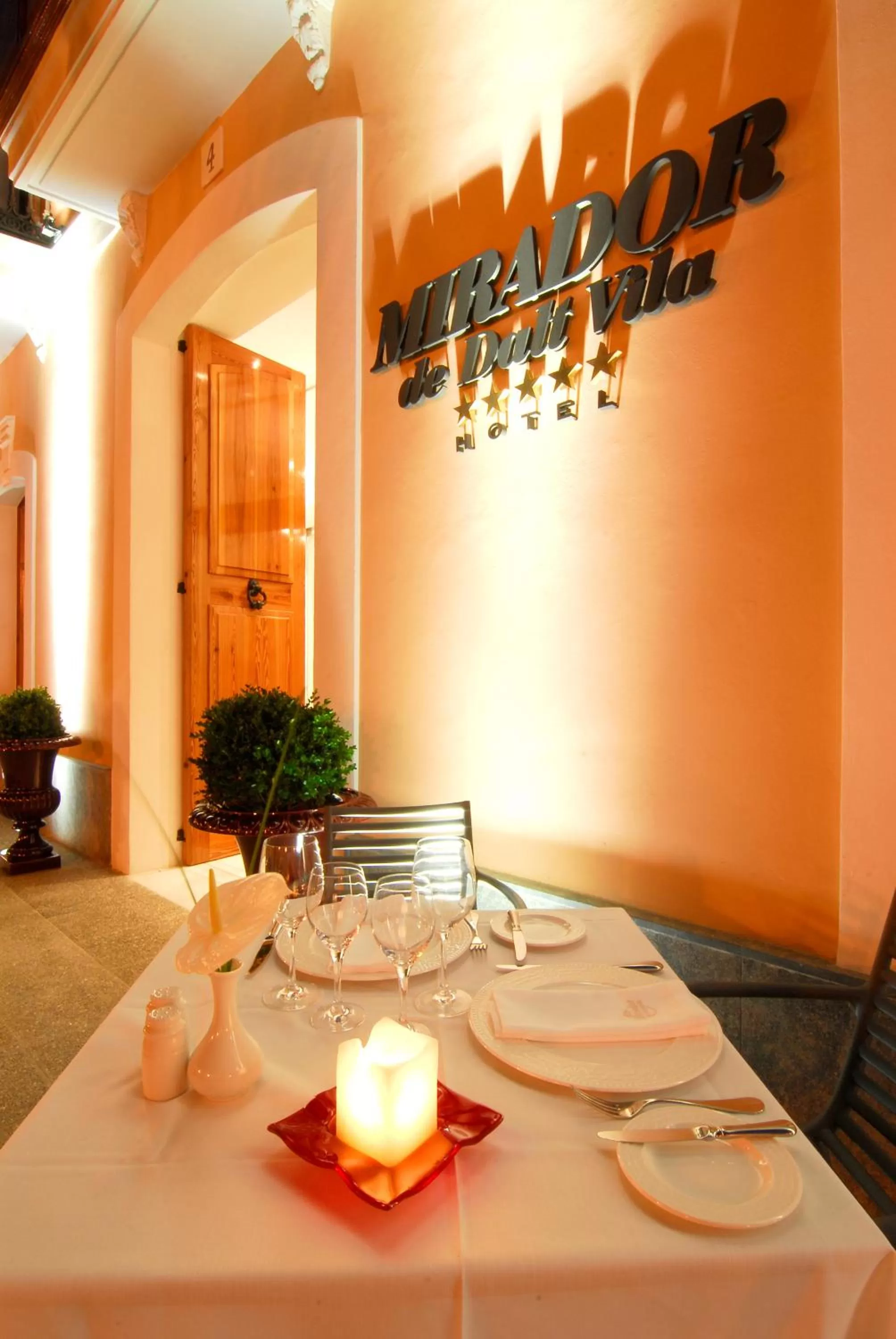 Restaurant/places to eat in Mirador de Dalt Vila-Relais & Chateaux