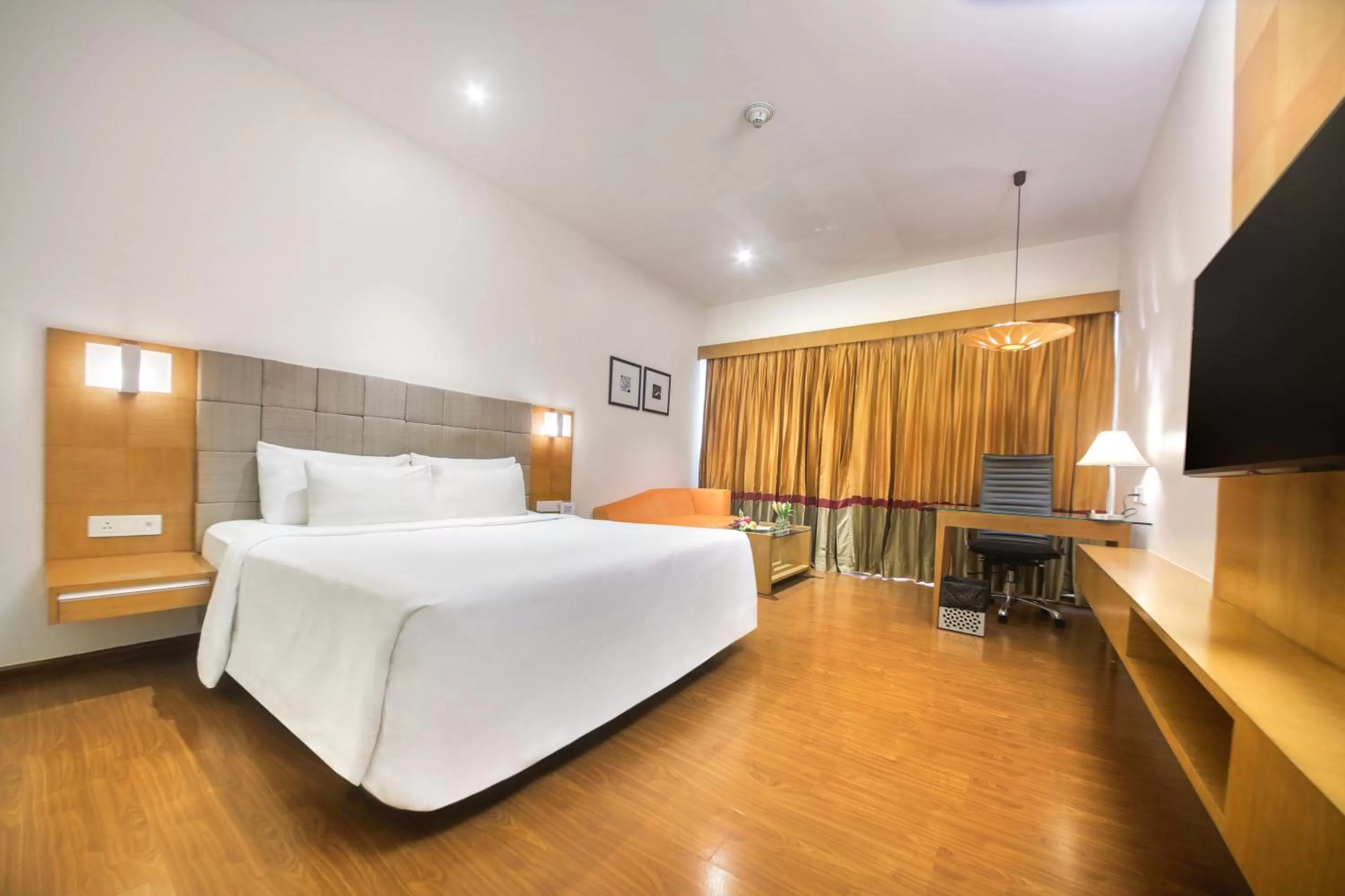 Bedroom, Bed in Marigold Hotel