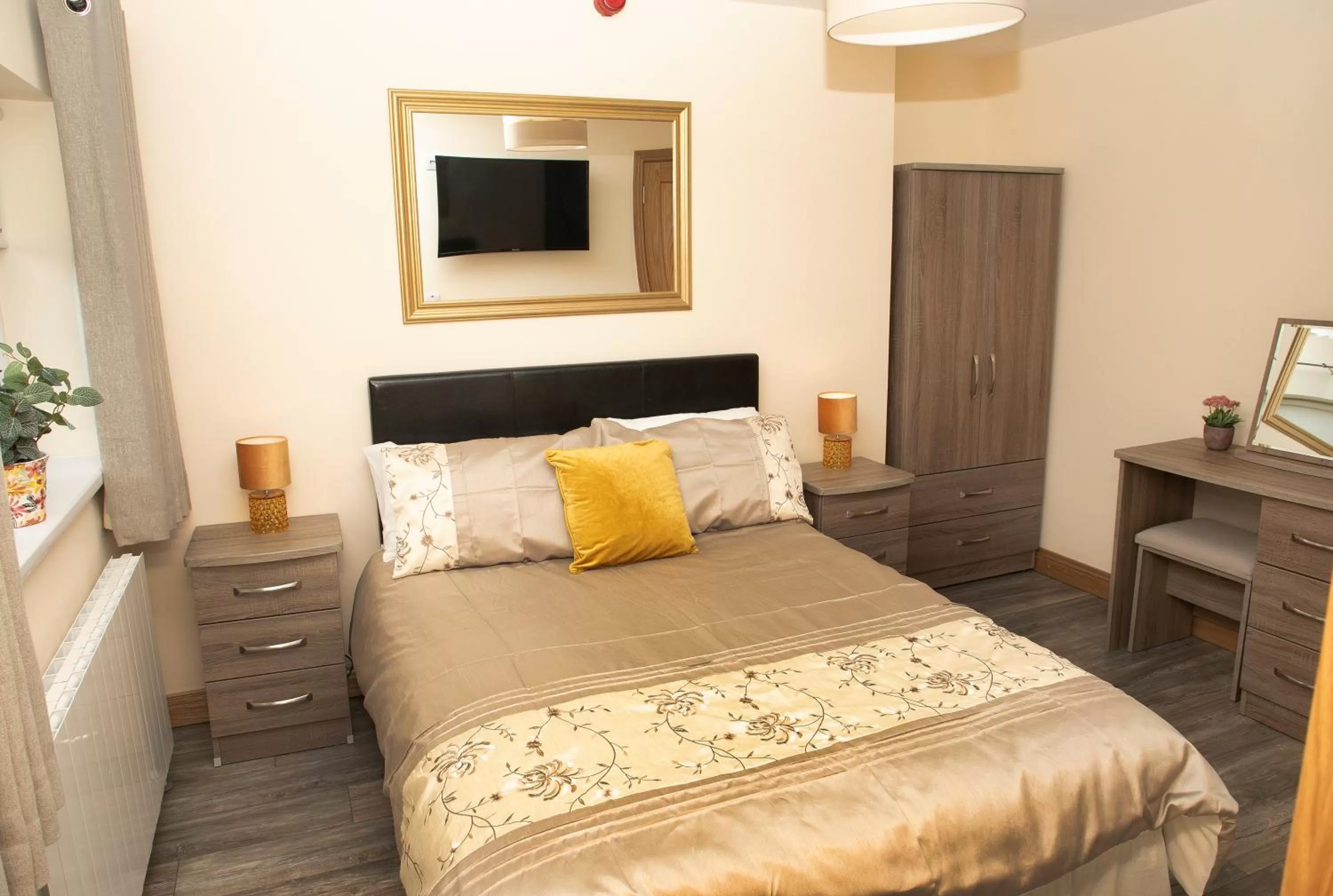 Photo of the whole room, Bed in Arch House B&B & Apartments