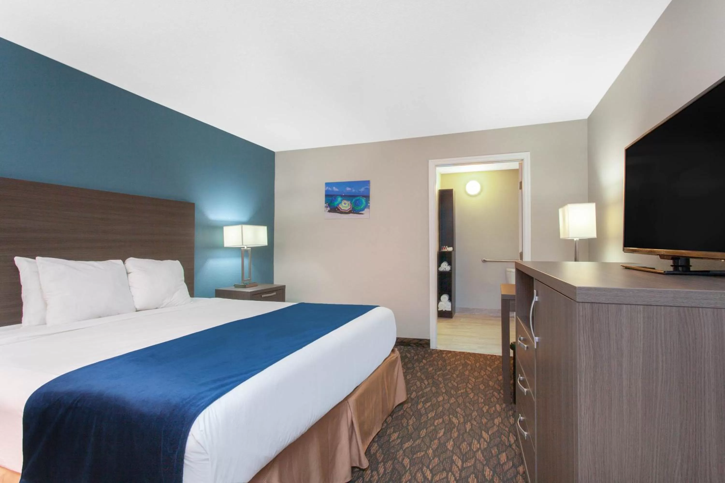 Bedroom, Bed in Grand Hotel Orlando at Universal Blvd - Shuttle to Theme Parks