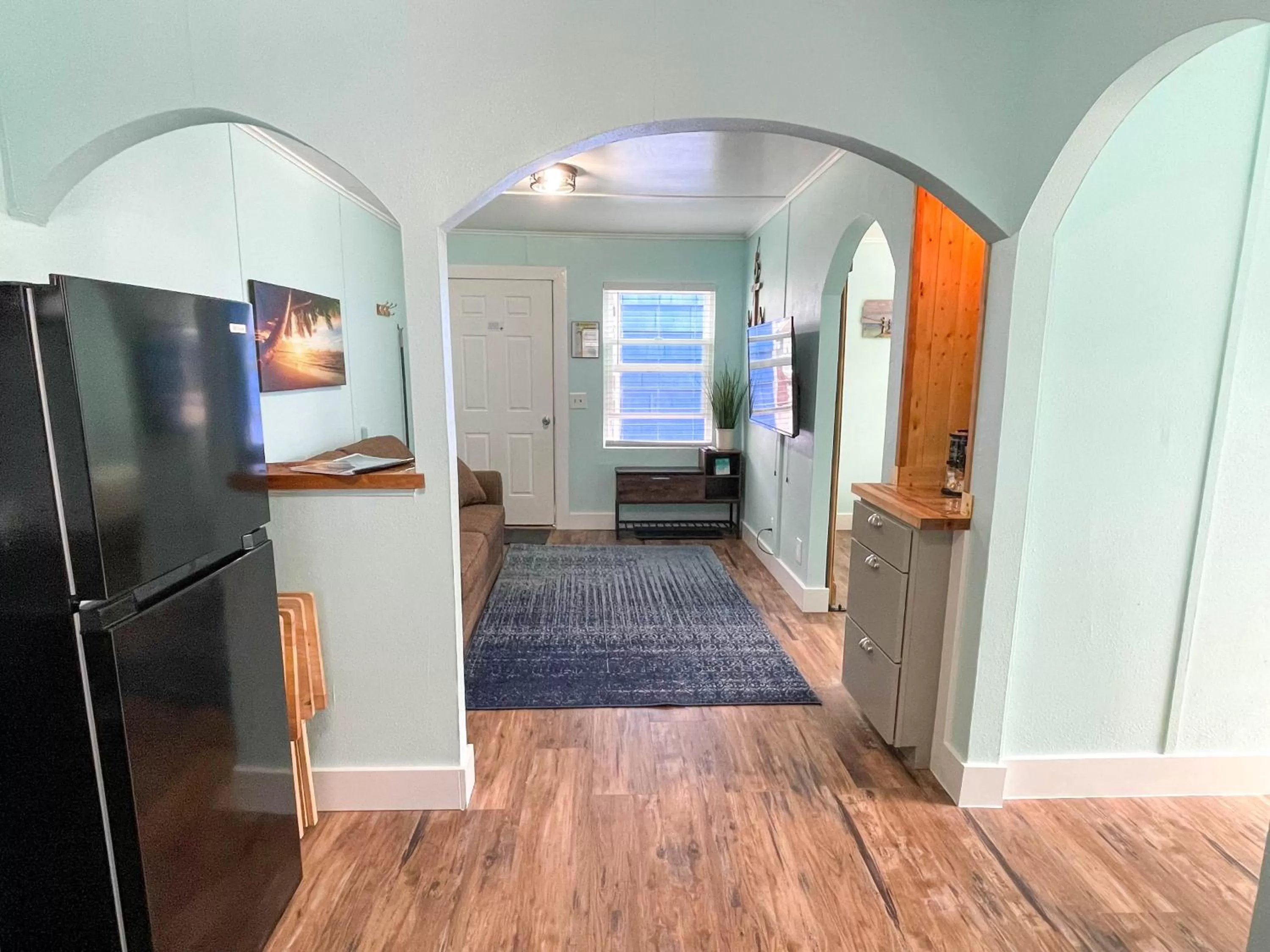 Kitchen or kitchenette in The Anchorage Motel