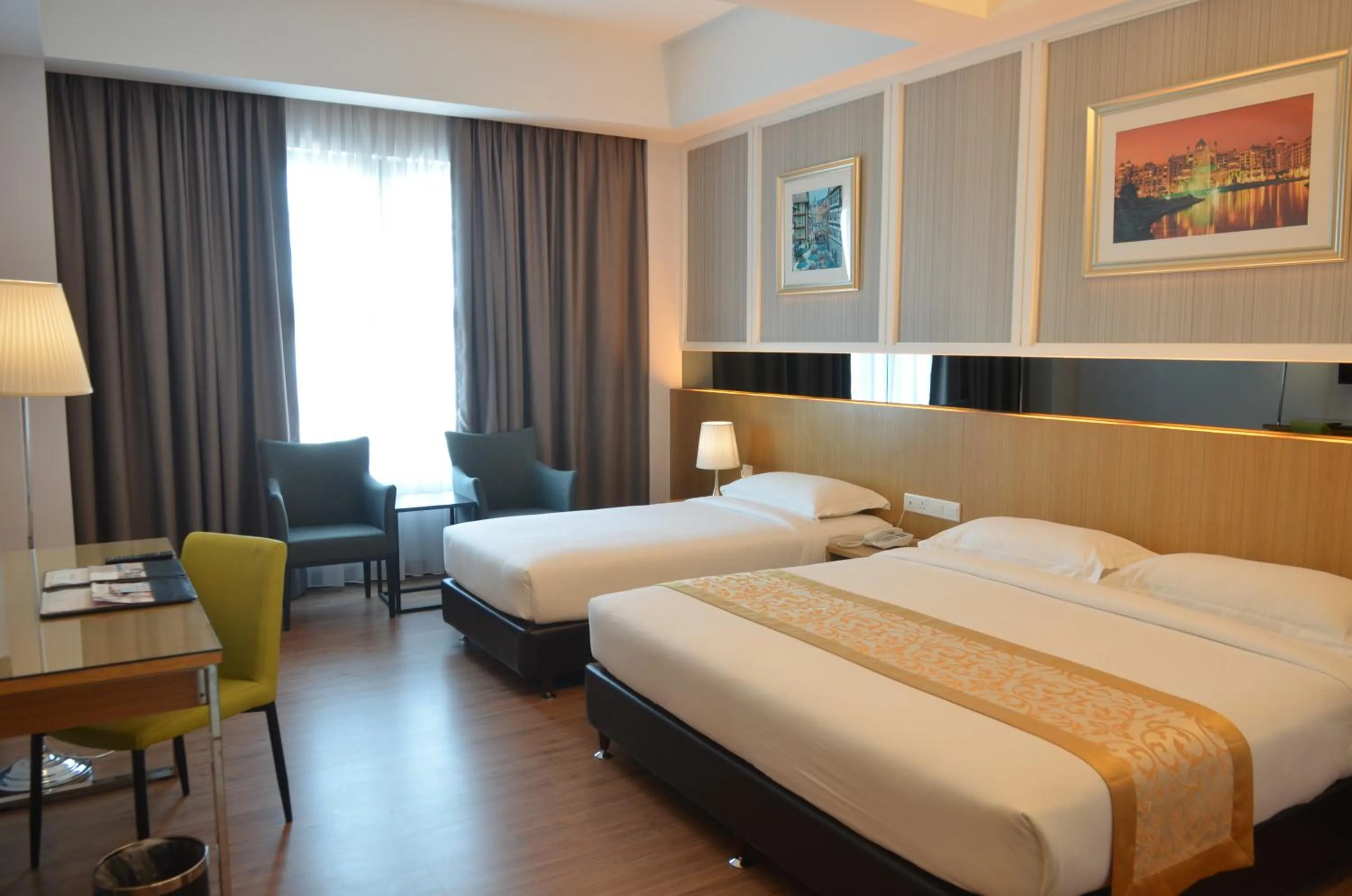 Photo of the whole room, Bed in Hotel Transit Kuala Lumpur