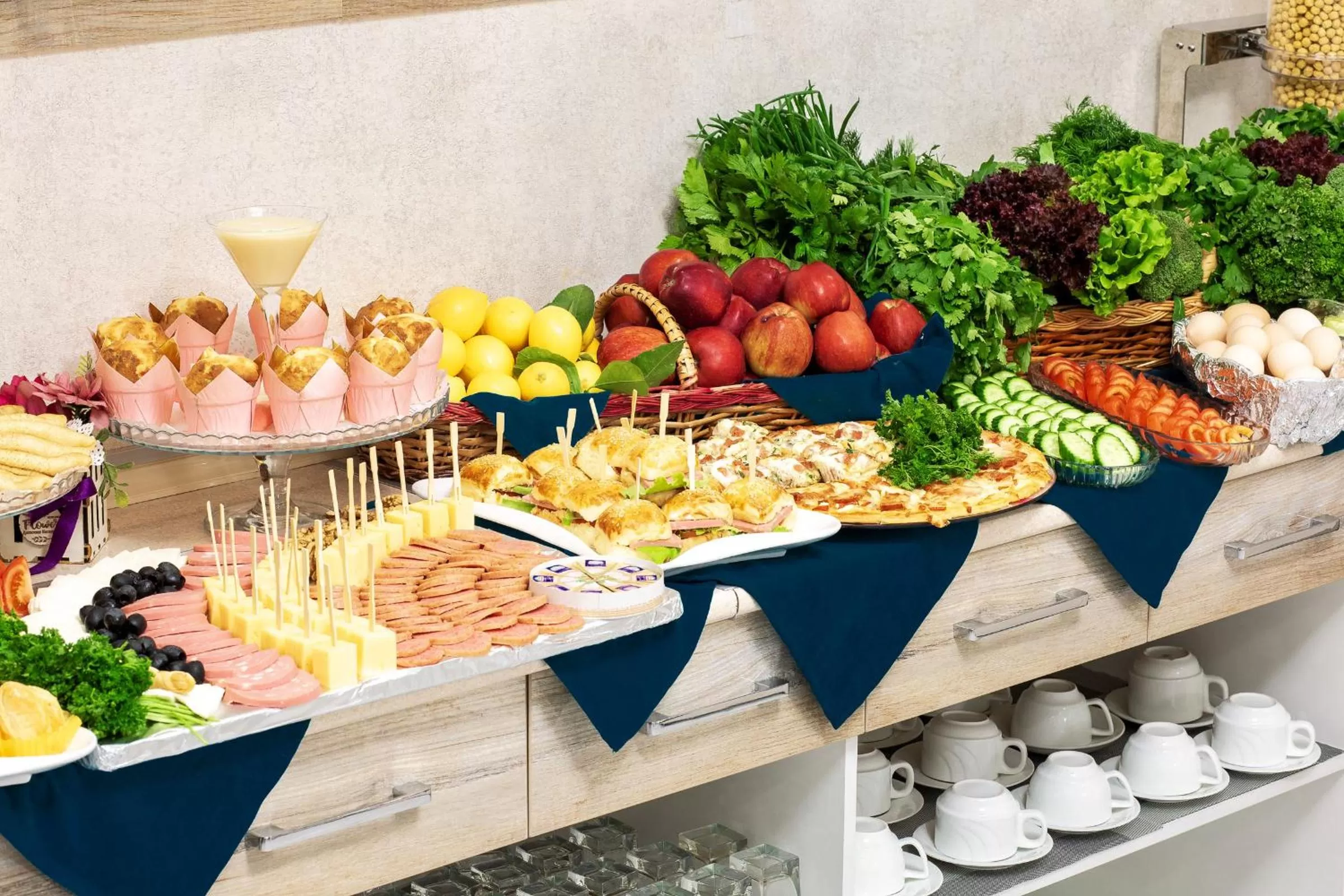 Buffet breakfast in Manifa Hotel