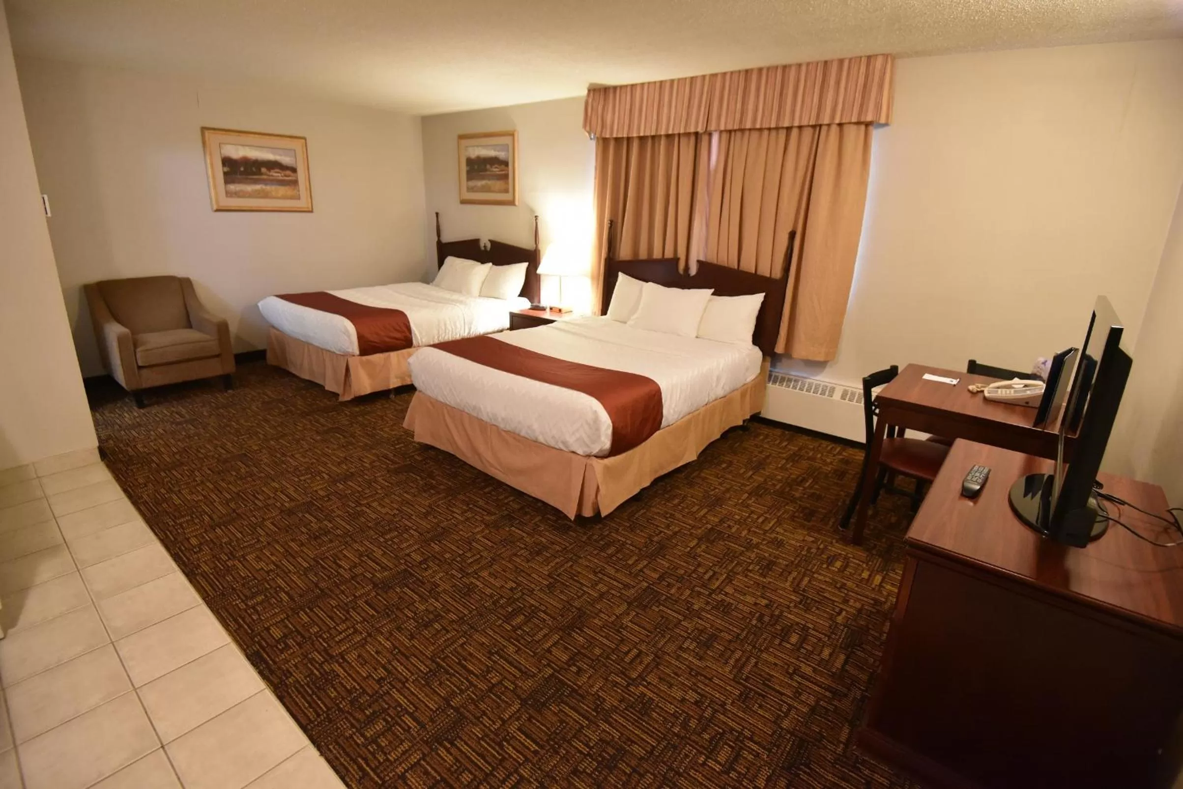 Deluxe King Room - Non-Smoking in Travelodge by Wyndham North Battleford