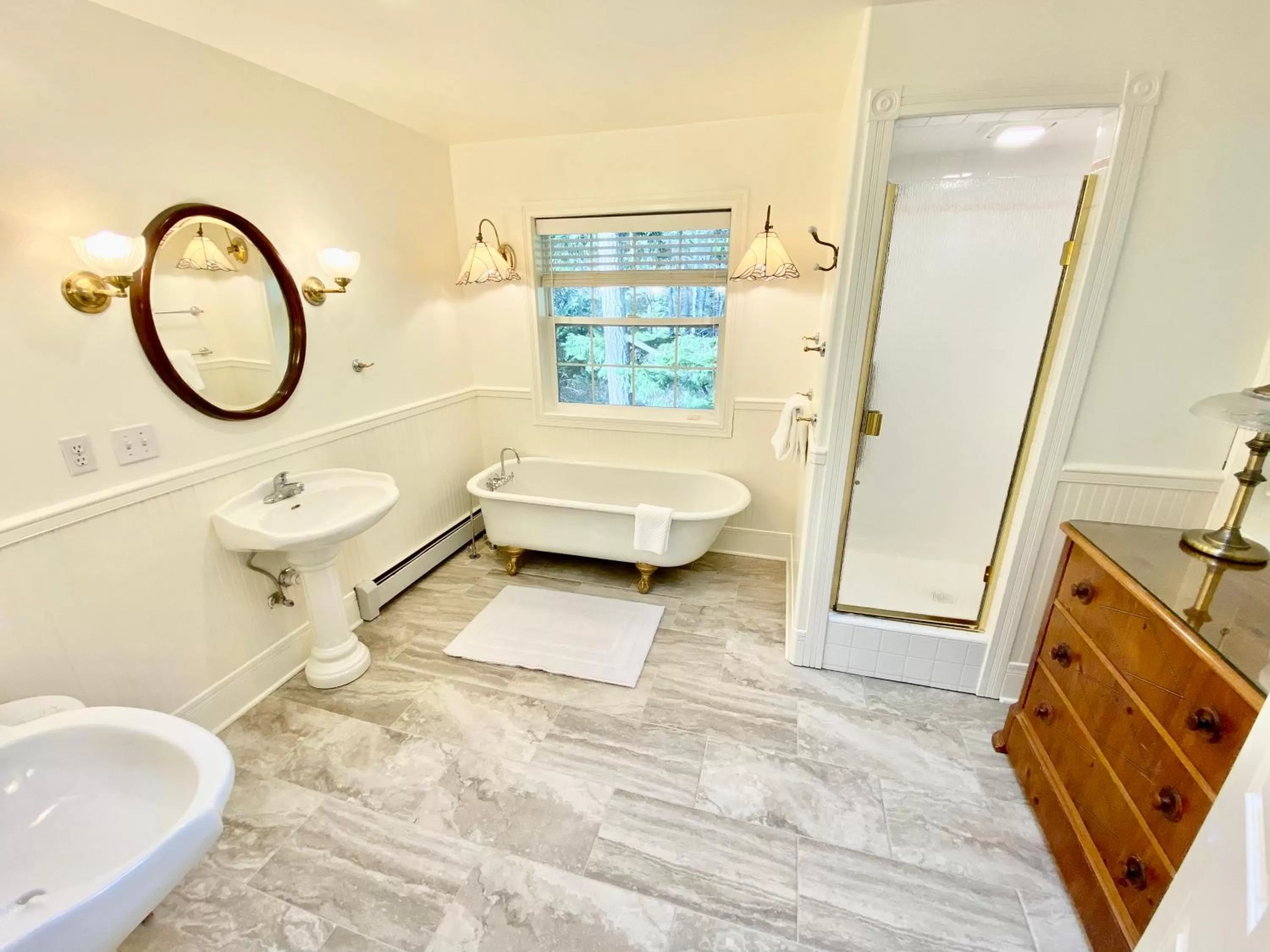 Bathroom in Otter's Pond Bed and Breakfast