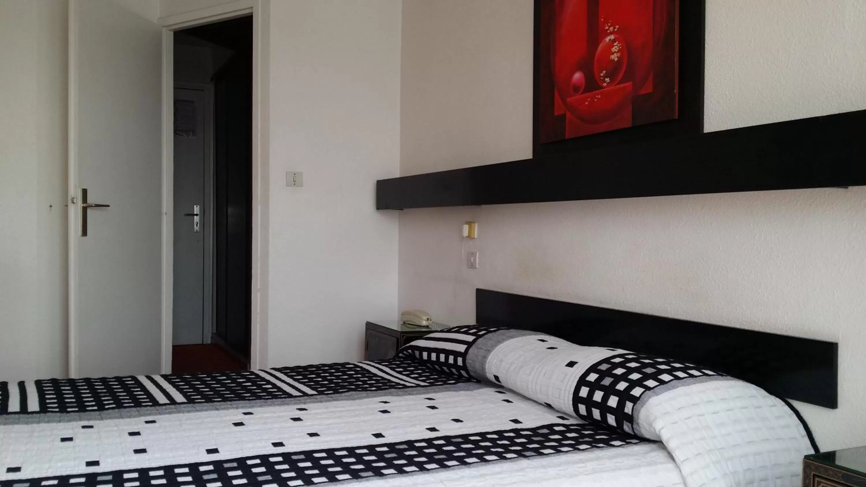 Bed in La Voile D' Or