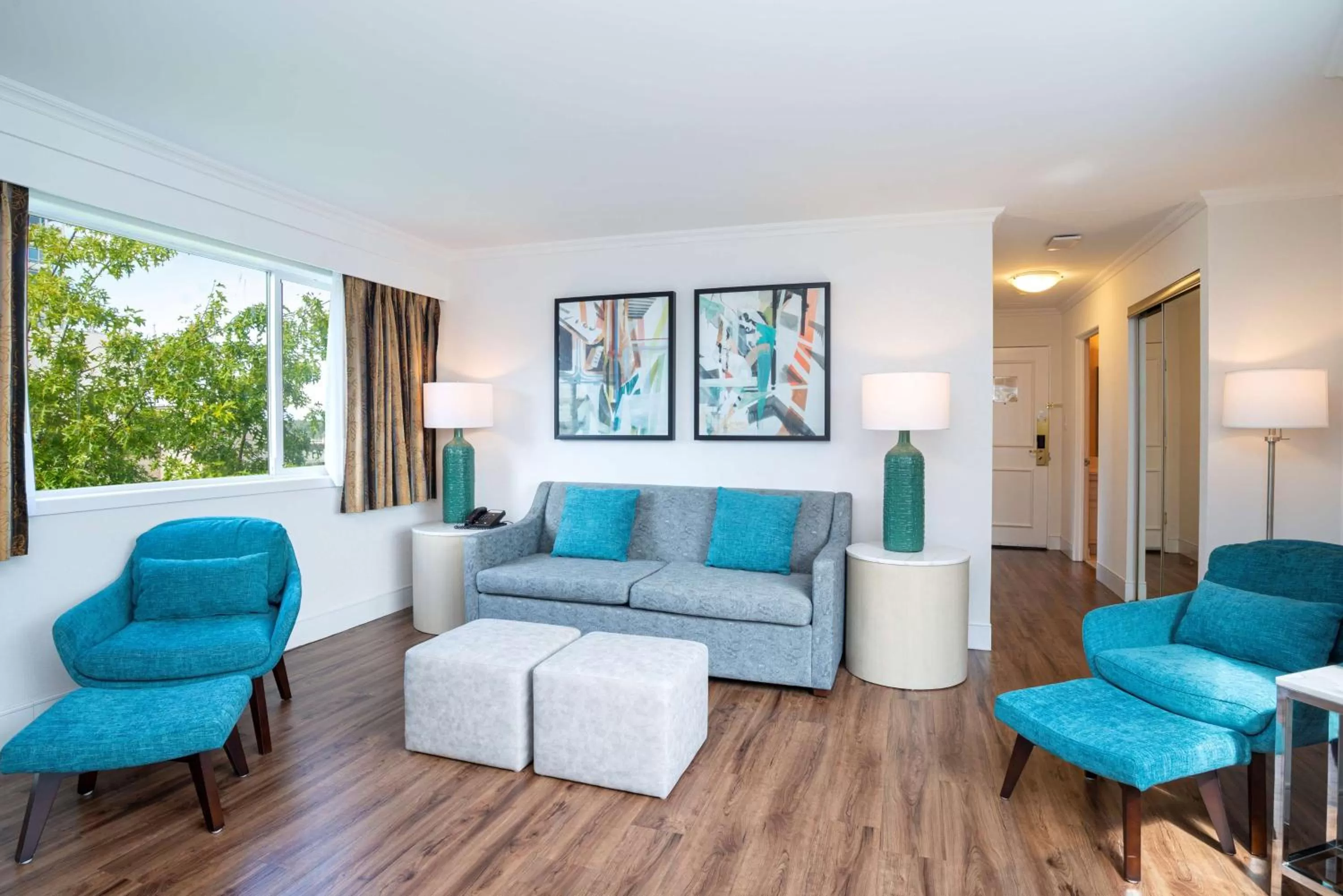 Photo of the whole room in Best Western Dorchester Hotel