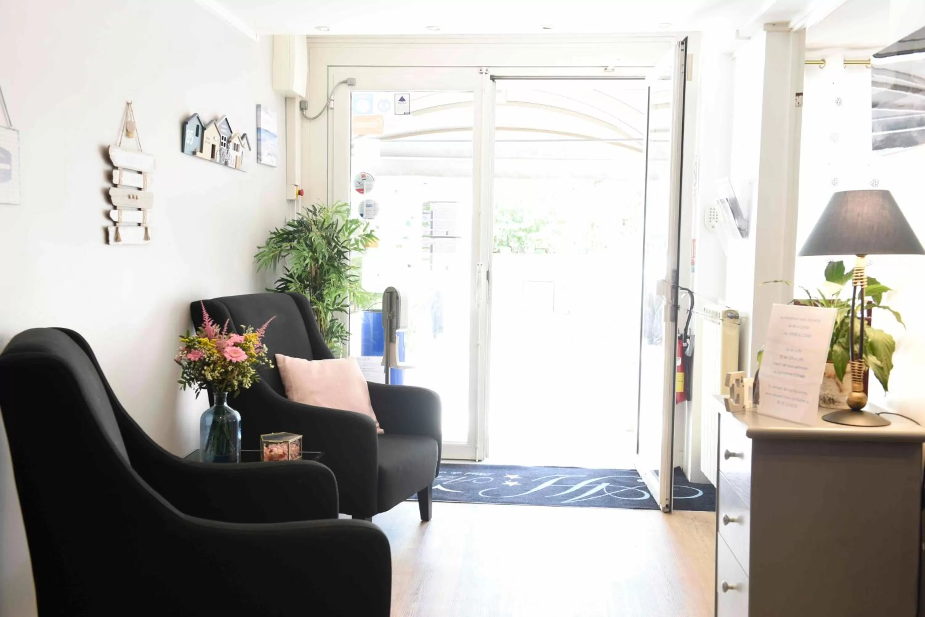 Lobby or reception in Azur Hôtel