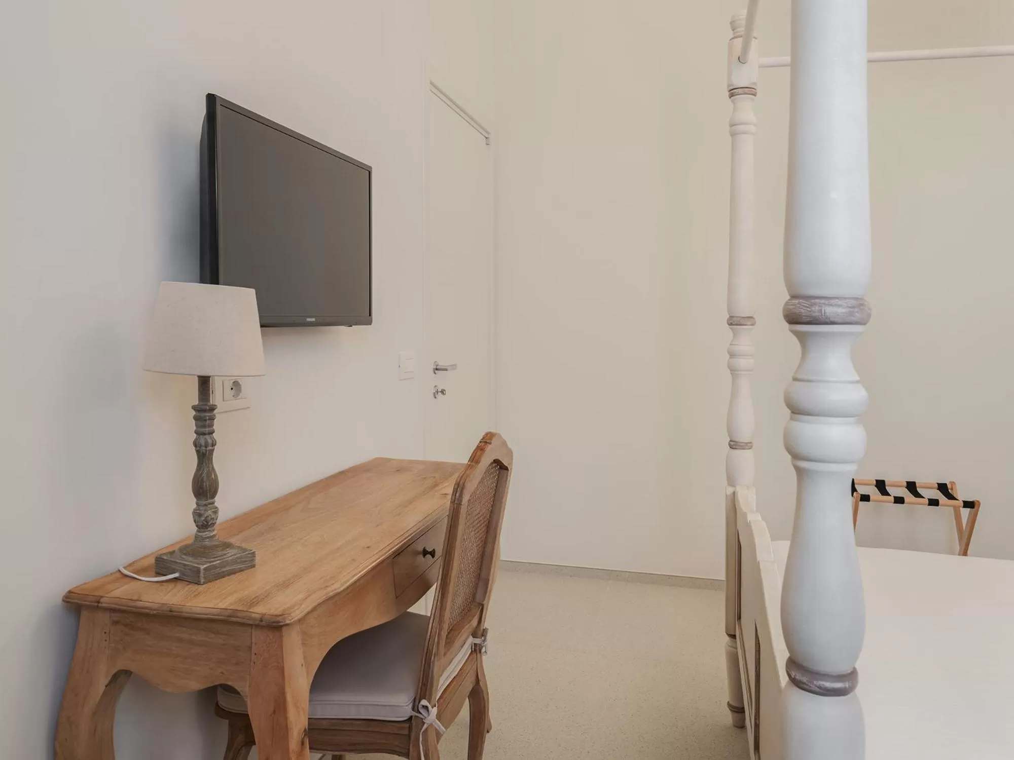 Seating area in Living u HomeSuites