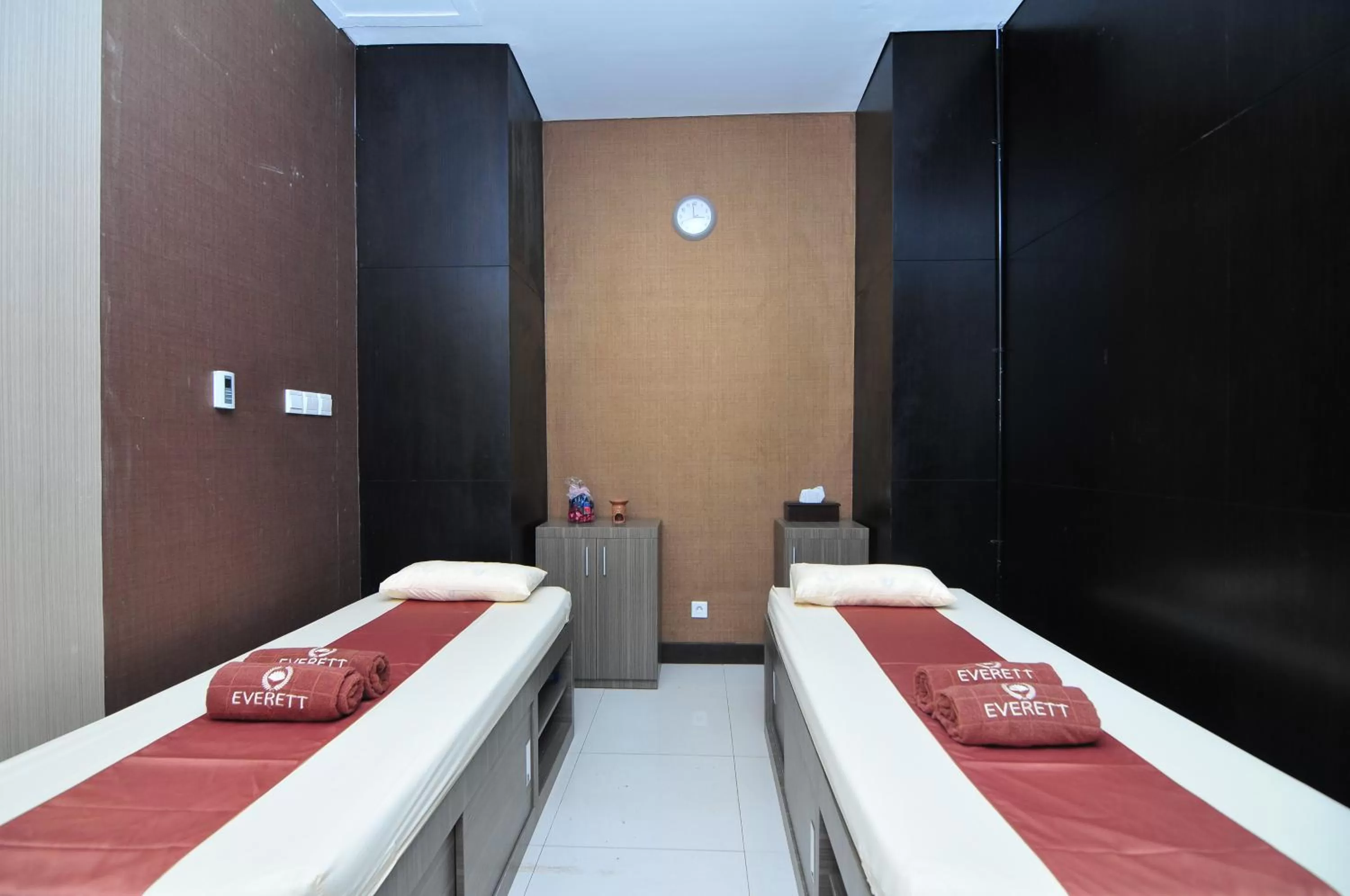 Massage, Bed in Swiss-Belhotel Balikpapan