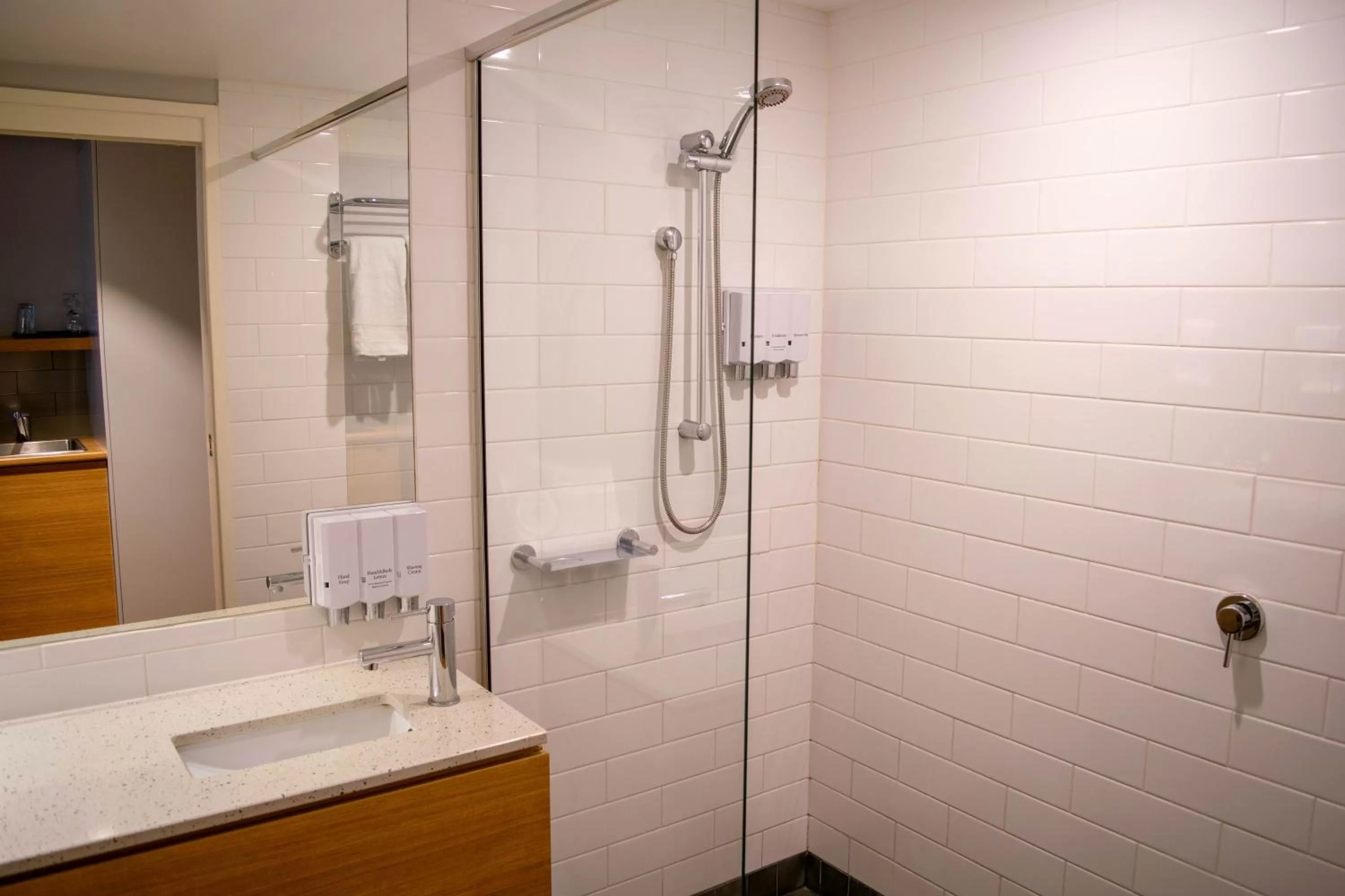 Shower in Potters Toowoomba Hotel