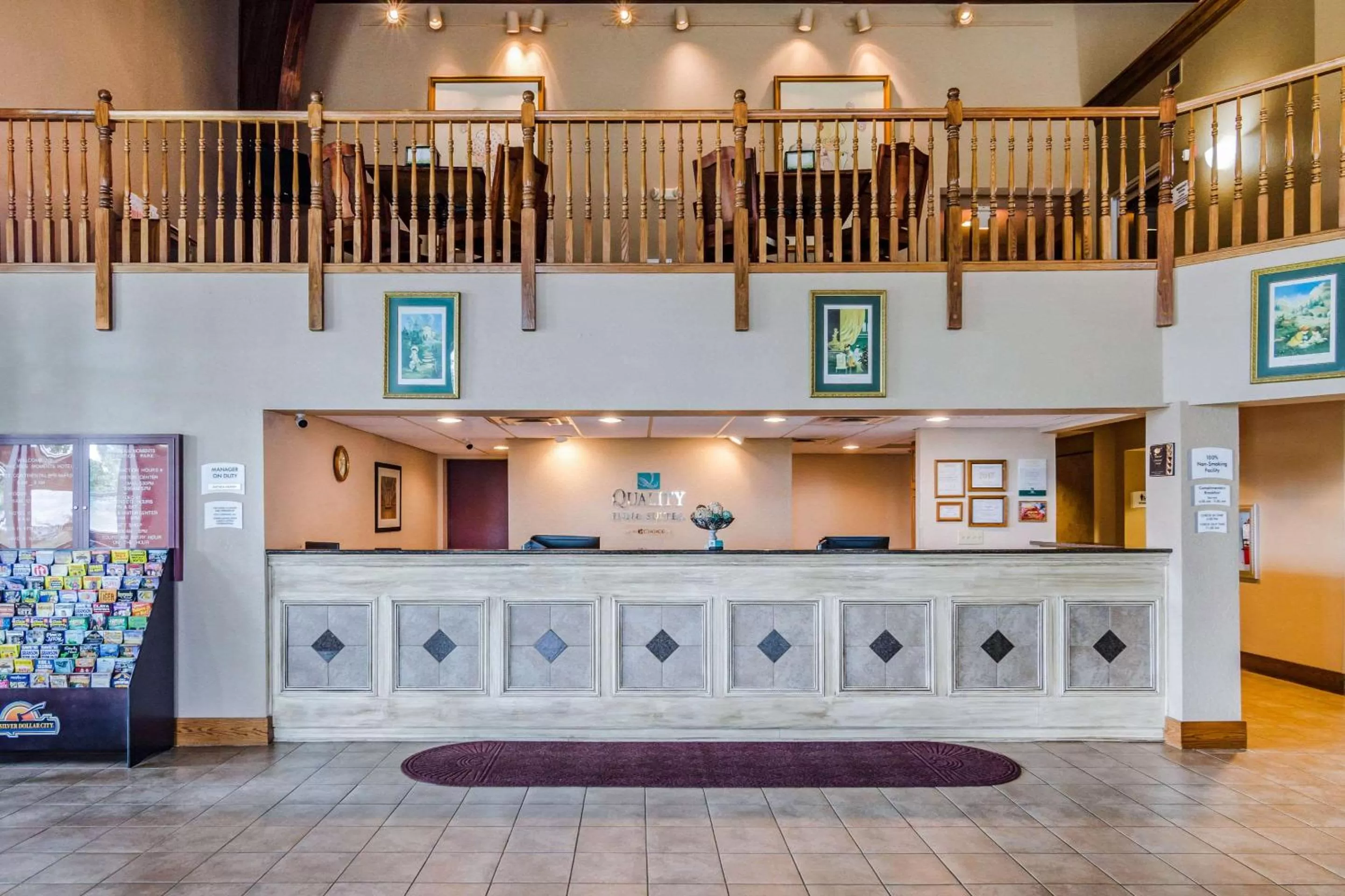 Lobby or reception in Quality Inn & Suites Carthage near Precious Moments Chapel