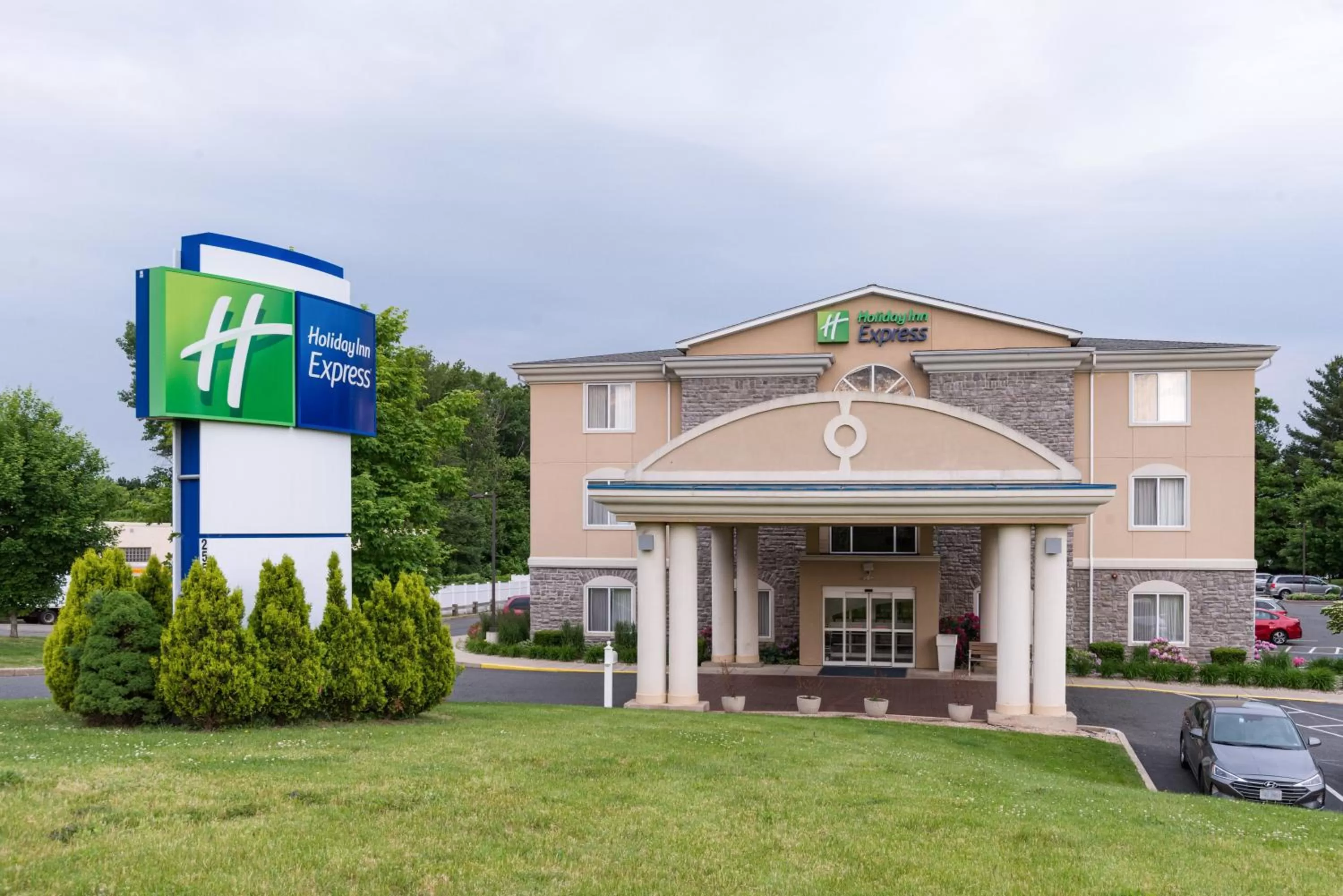 Holiday Inn Express Hartford-Newington by IHG