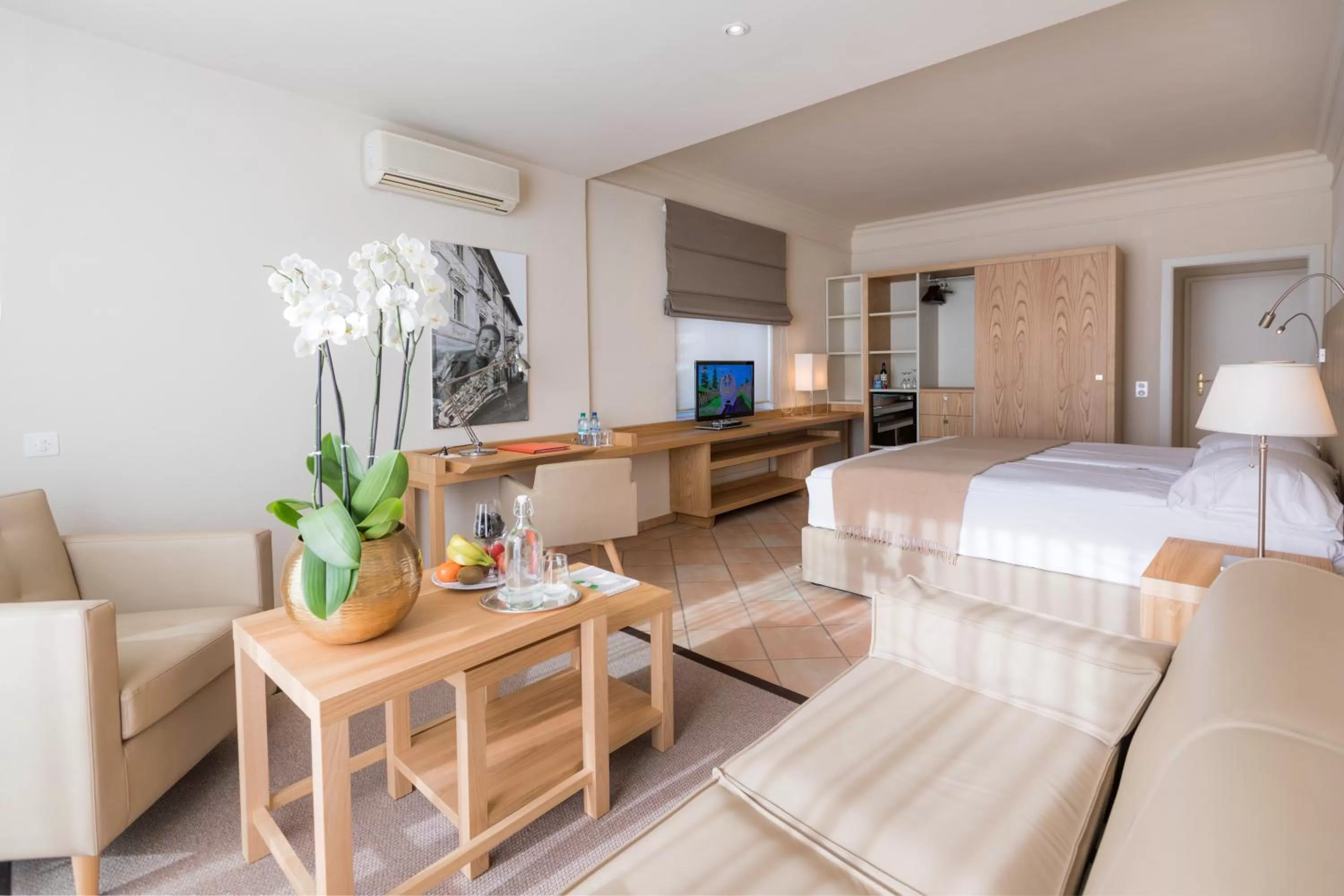 Bedroom, Bed in Parkhotel Delta, Wellbeing Resort