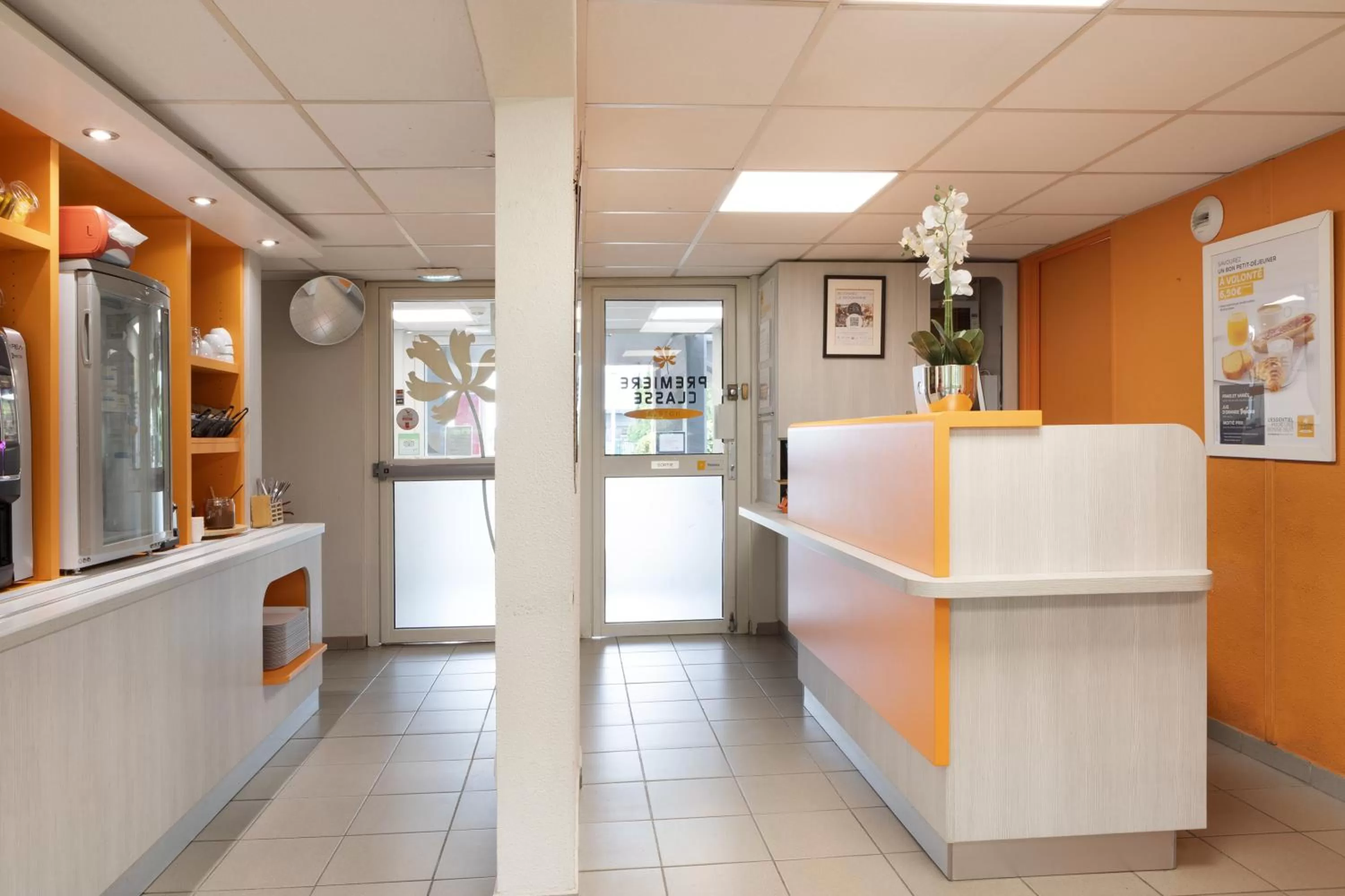 Lobby or reception in Premiere Classe La Ville Du Bois