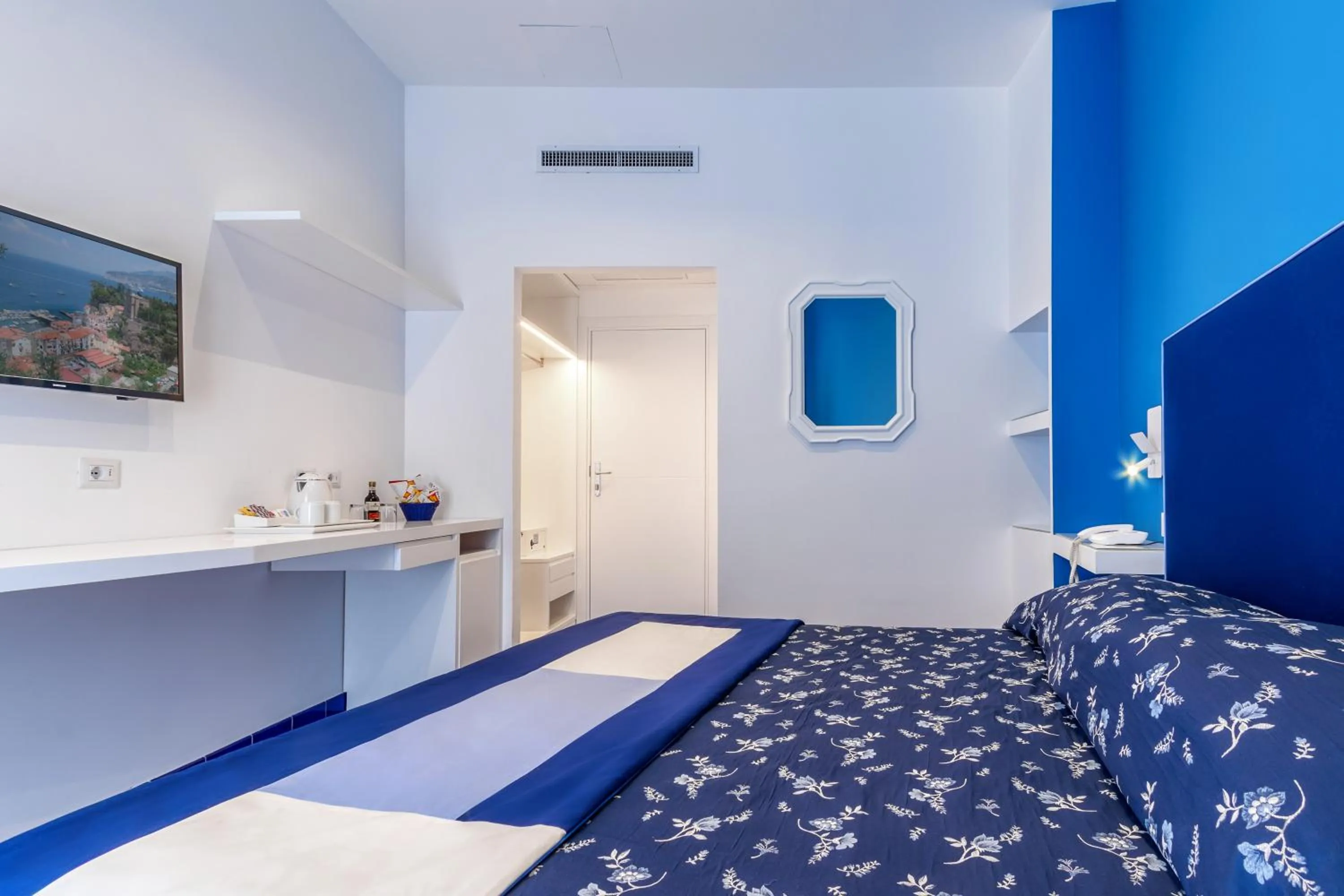 Bed in Hotel Metropole