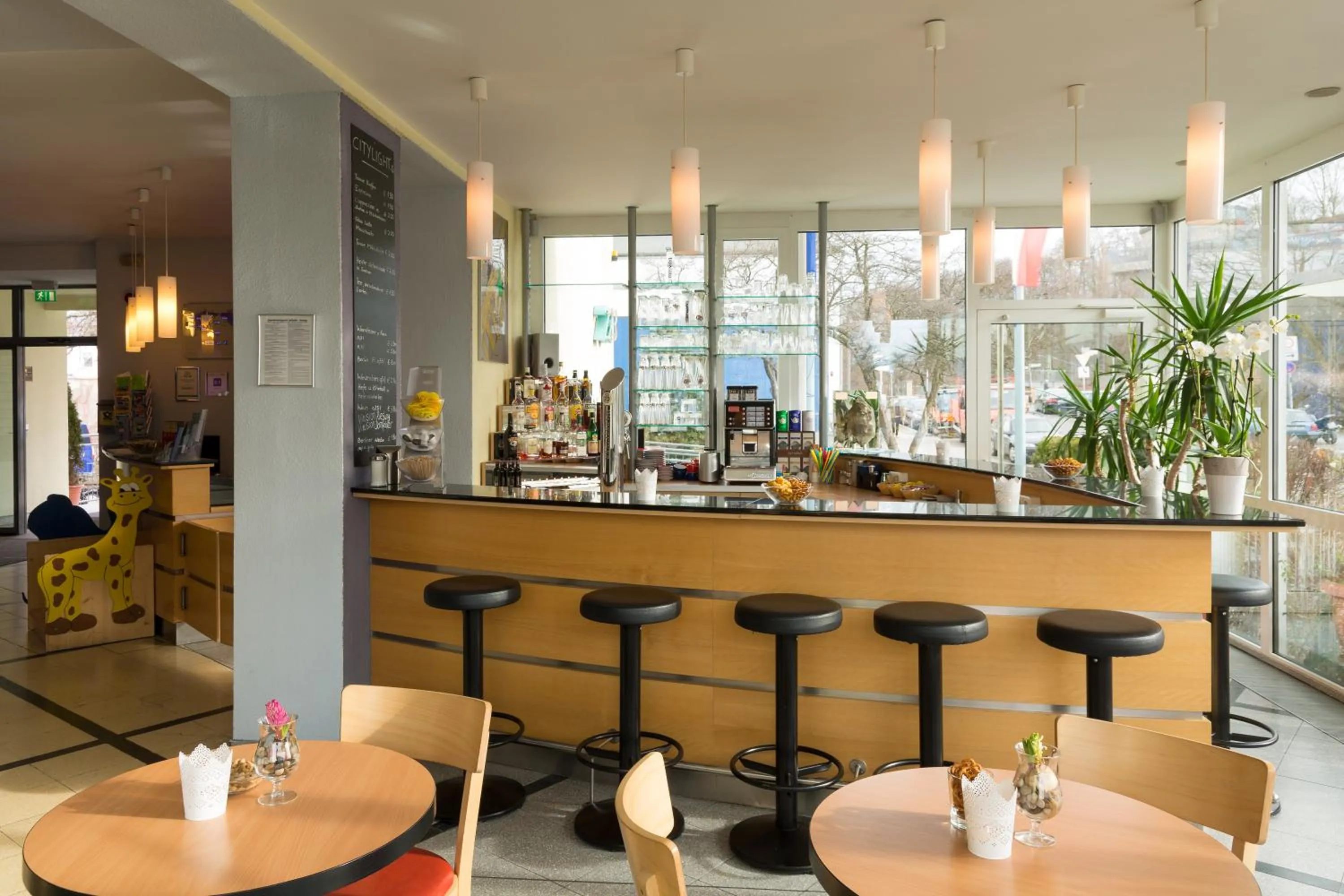 Lounge or bar in Familienhotel Citylight