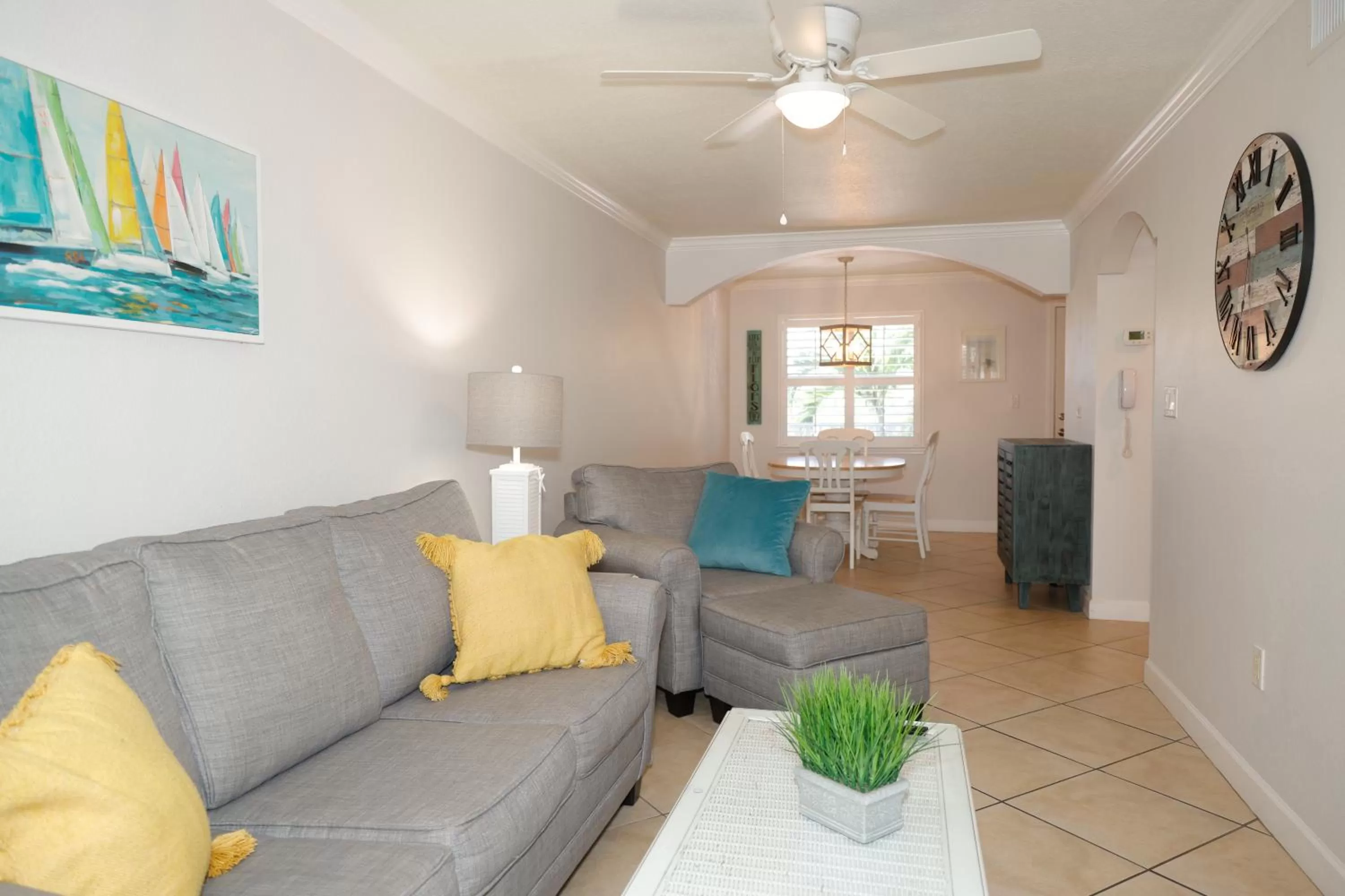 Living room in Barefoot Beach Resort