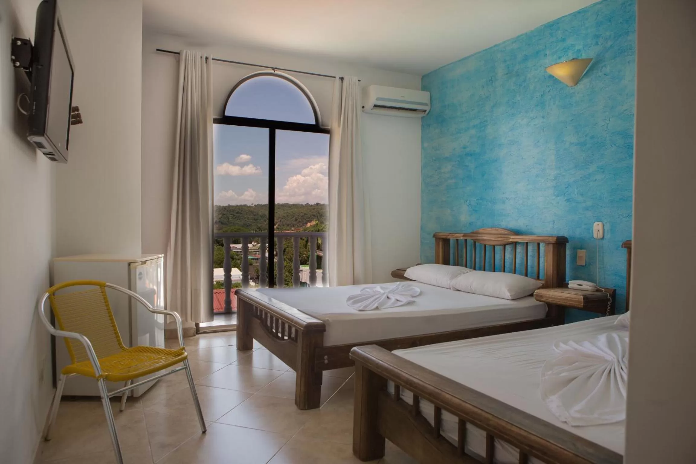 Photo of the whole room, Bed in Hotel Anamichu Suites