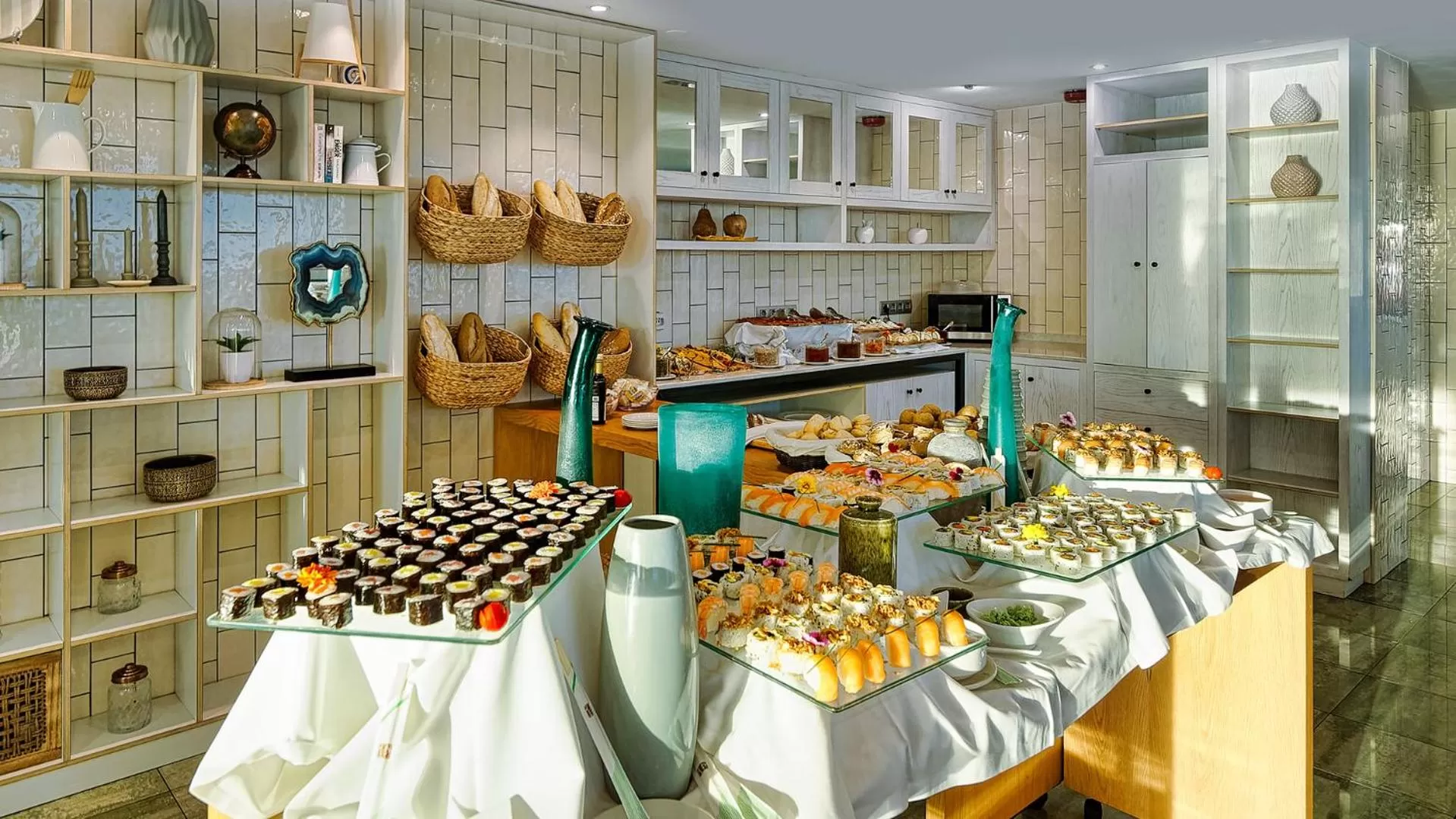 Food and drinks in Arrecife Gran Hotel & Spa