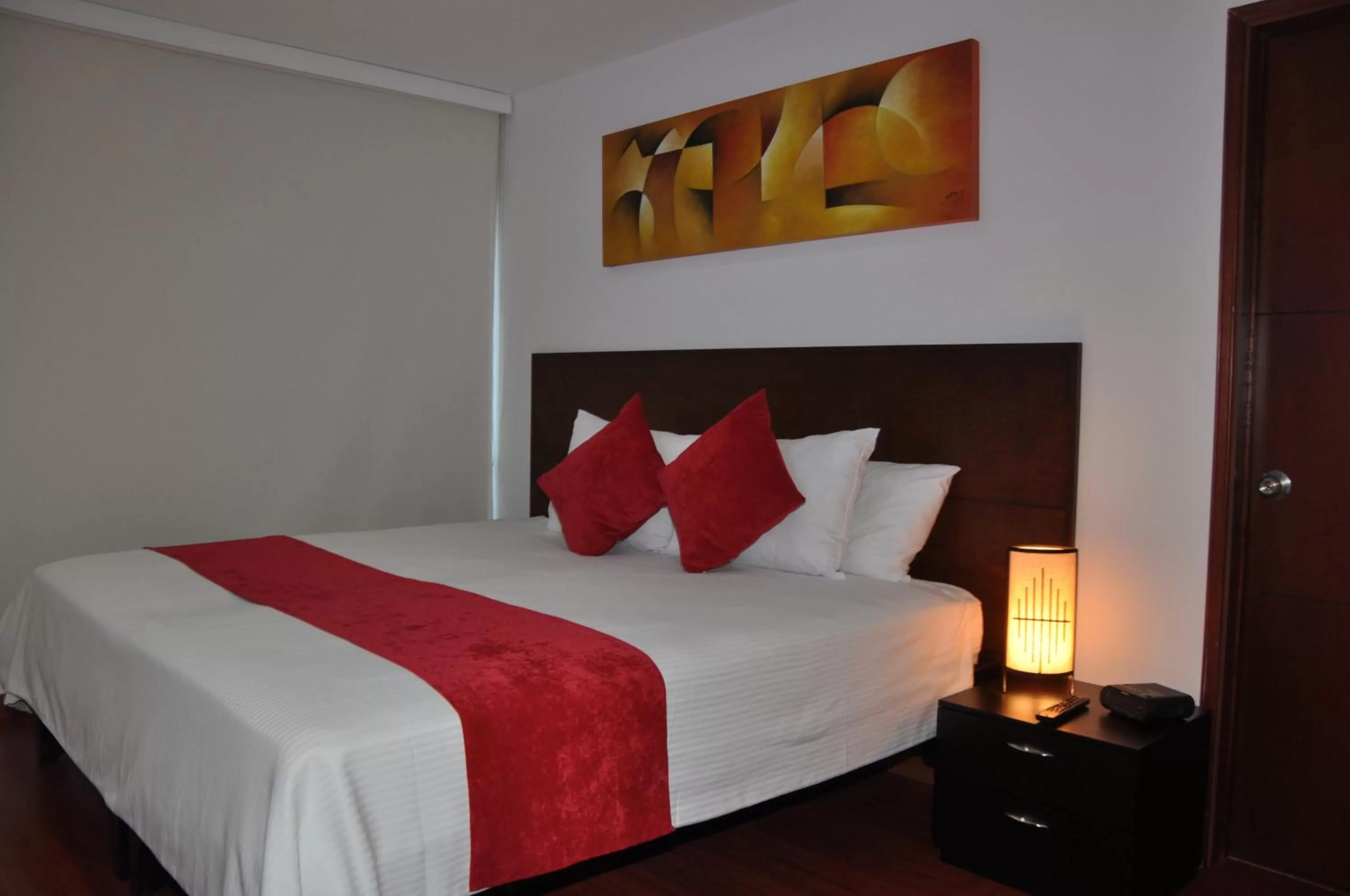 Three-Bedroom Apartment in Apartamentos Plaza Modelia