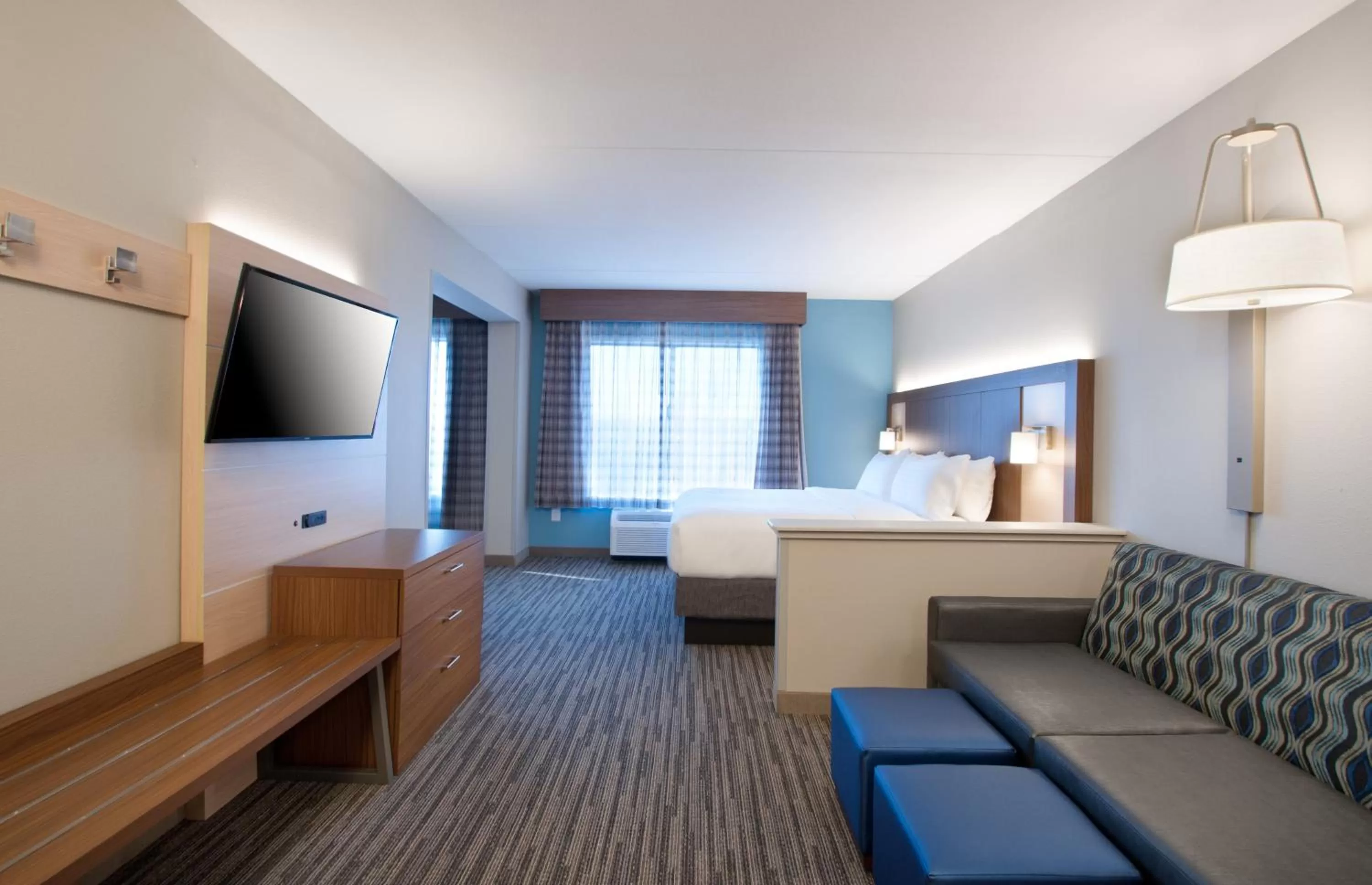 Photo of the whole room, Bed in Holiday Inn Express Quantico - Stafford by IHG
