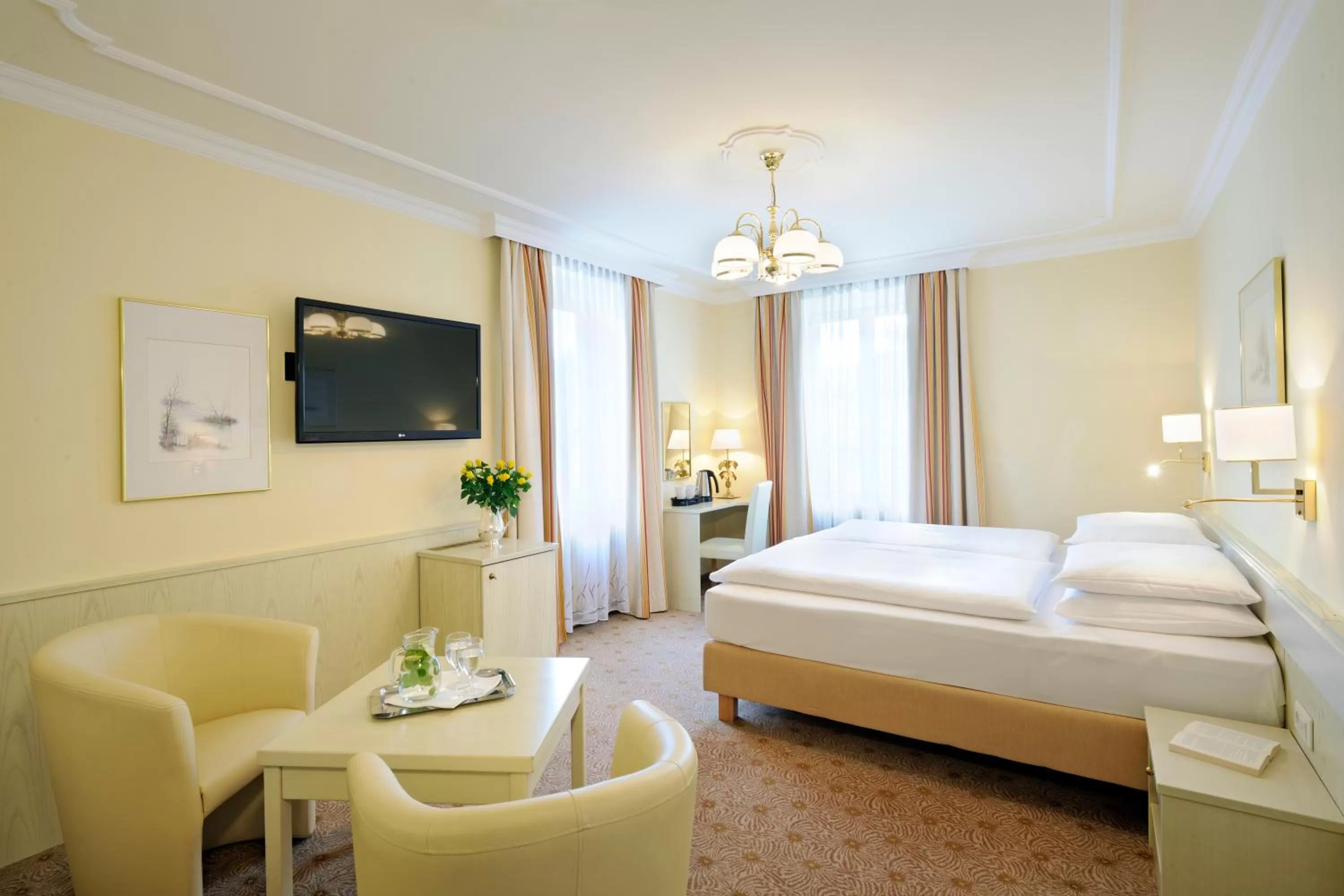 Day, Bed in Hotel Scherer