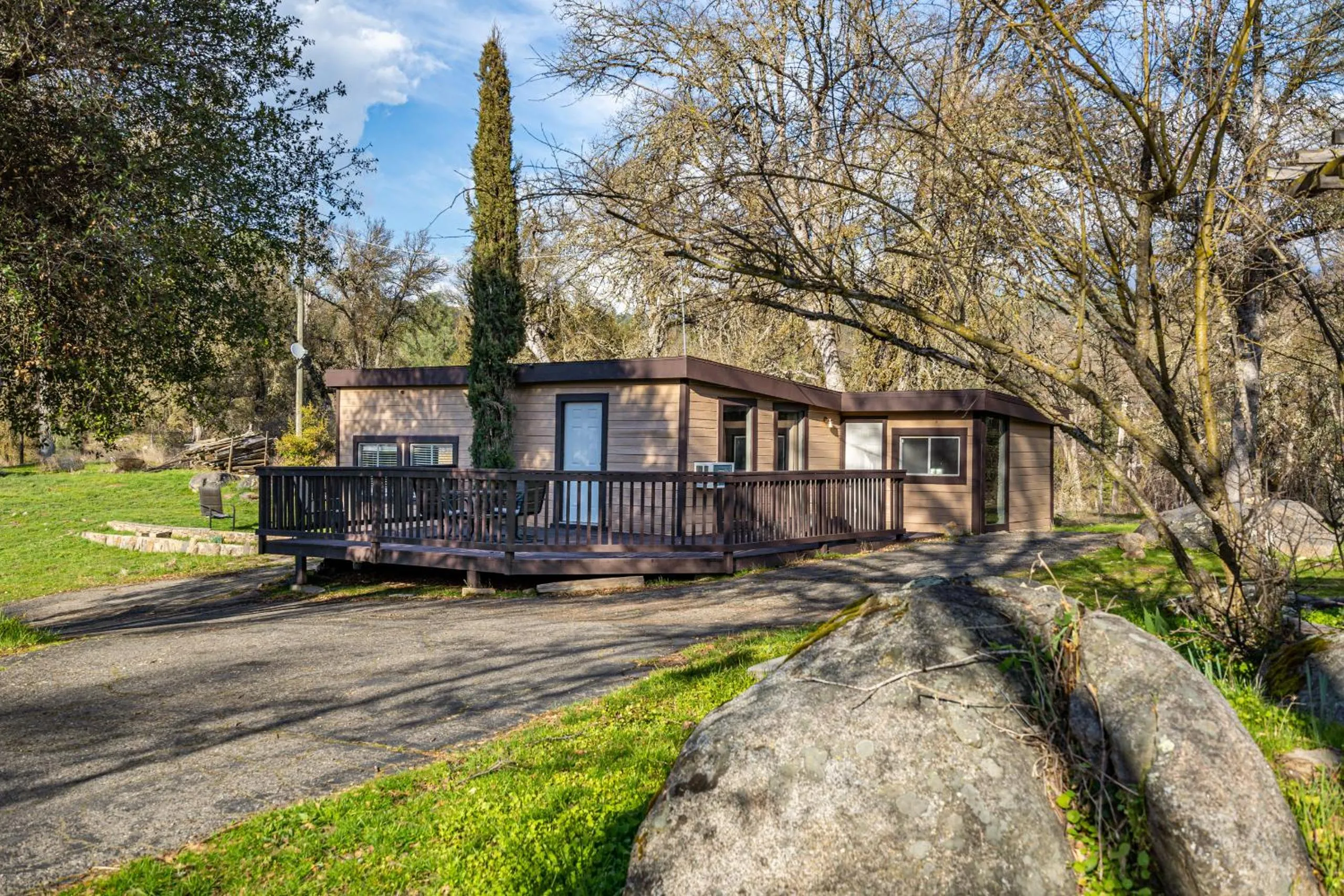 Mountain Trail Lodge and Vacation Rentals