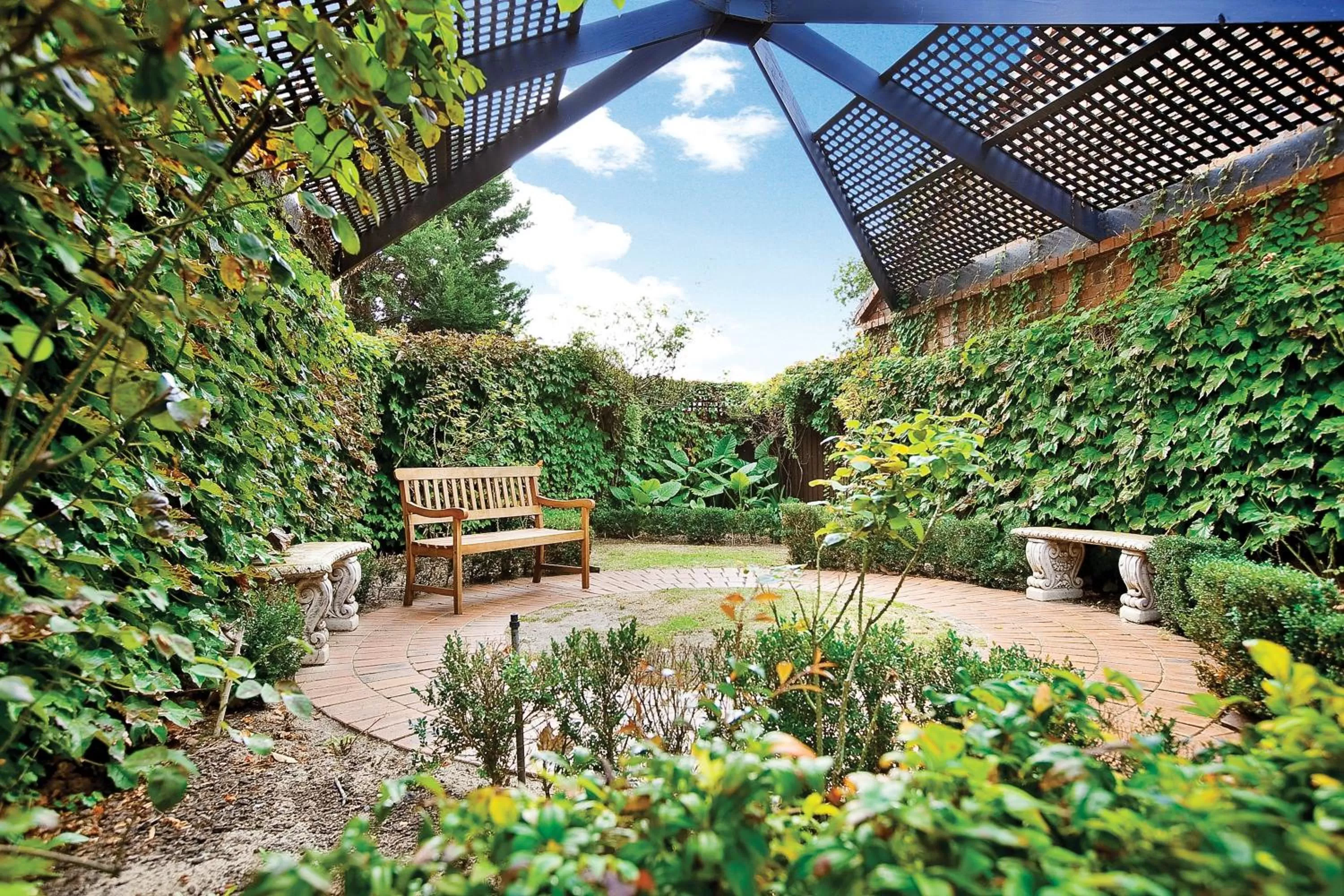 Garden in Best Western Plus Buckingham International