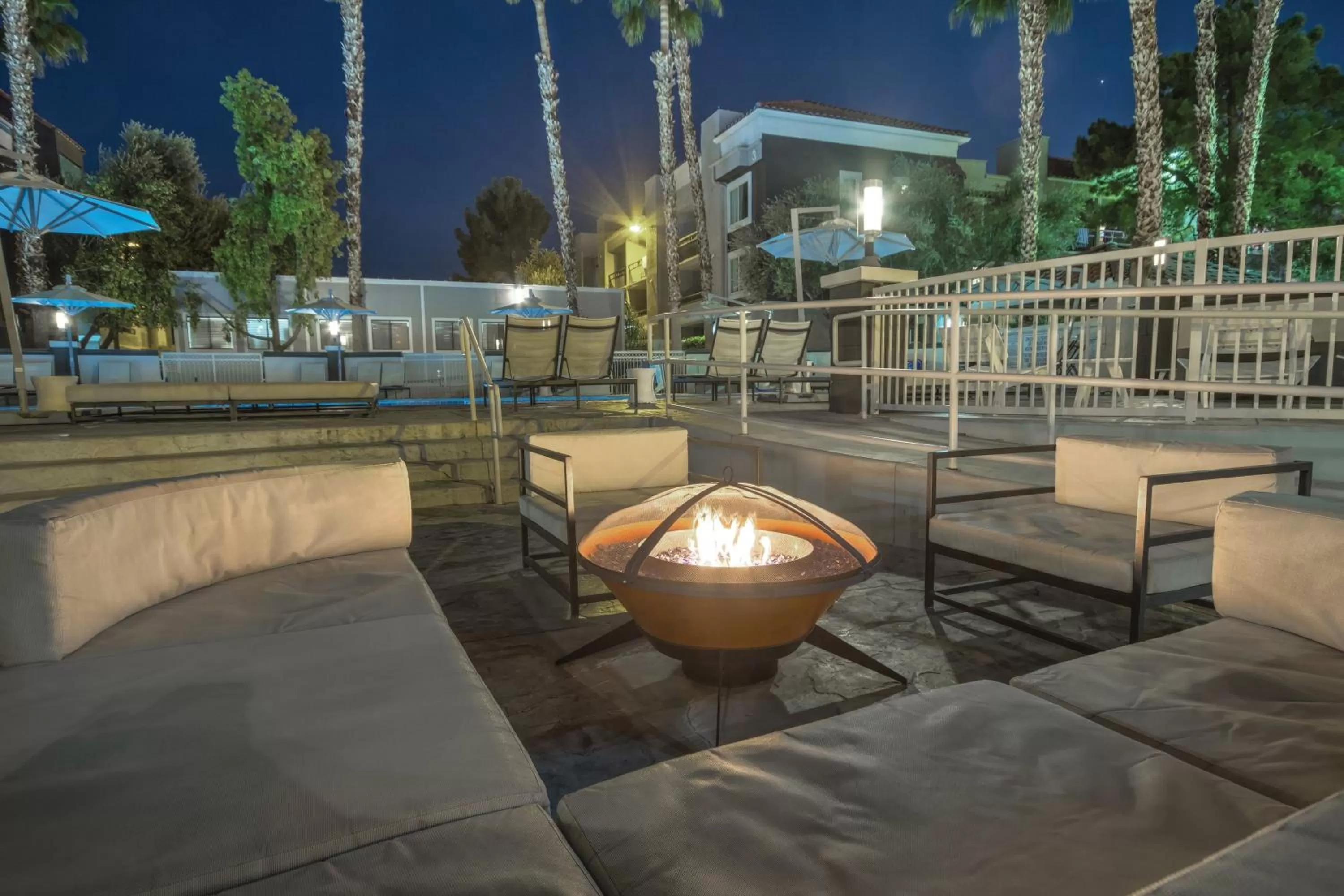 Swimming pool in Desert Rose Resort