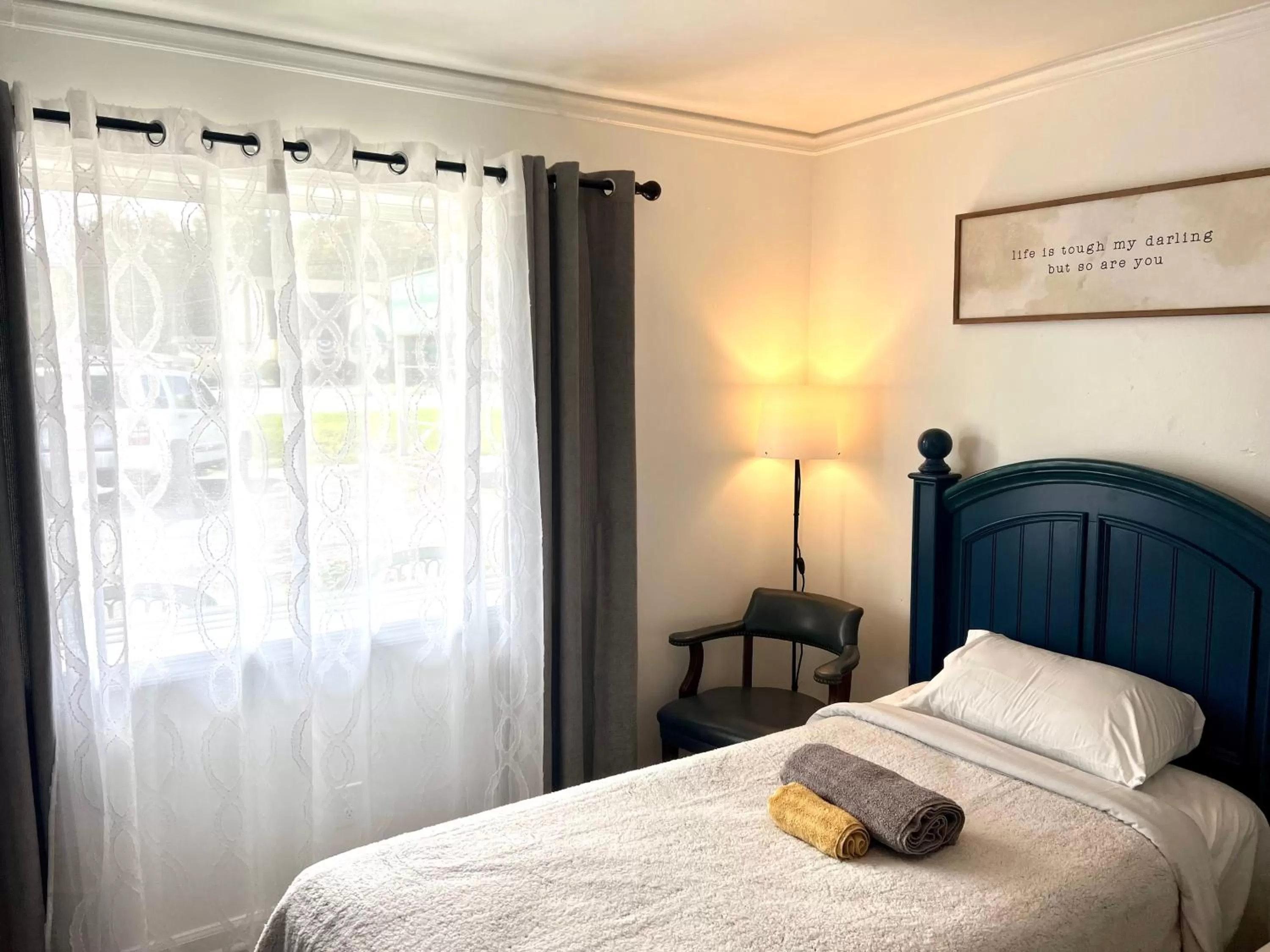 Bed in Cobmin Ridge Motel