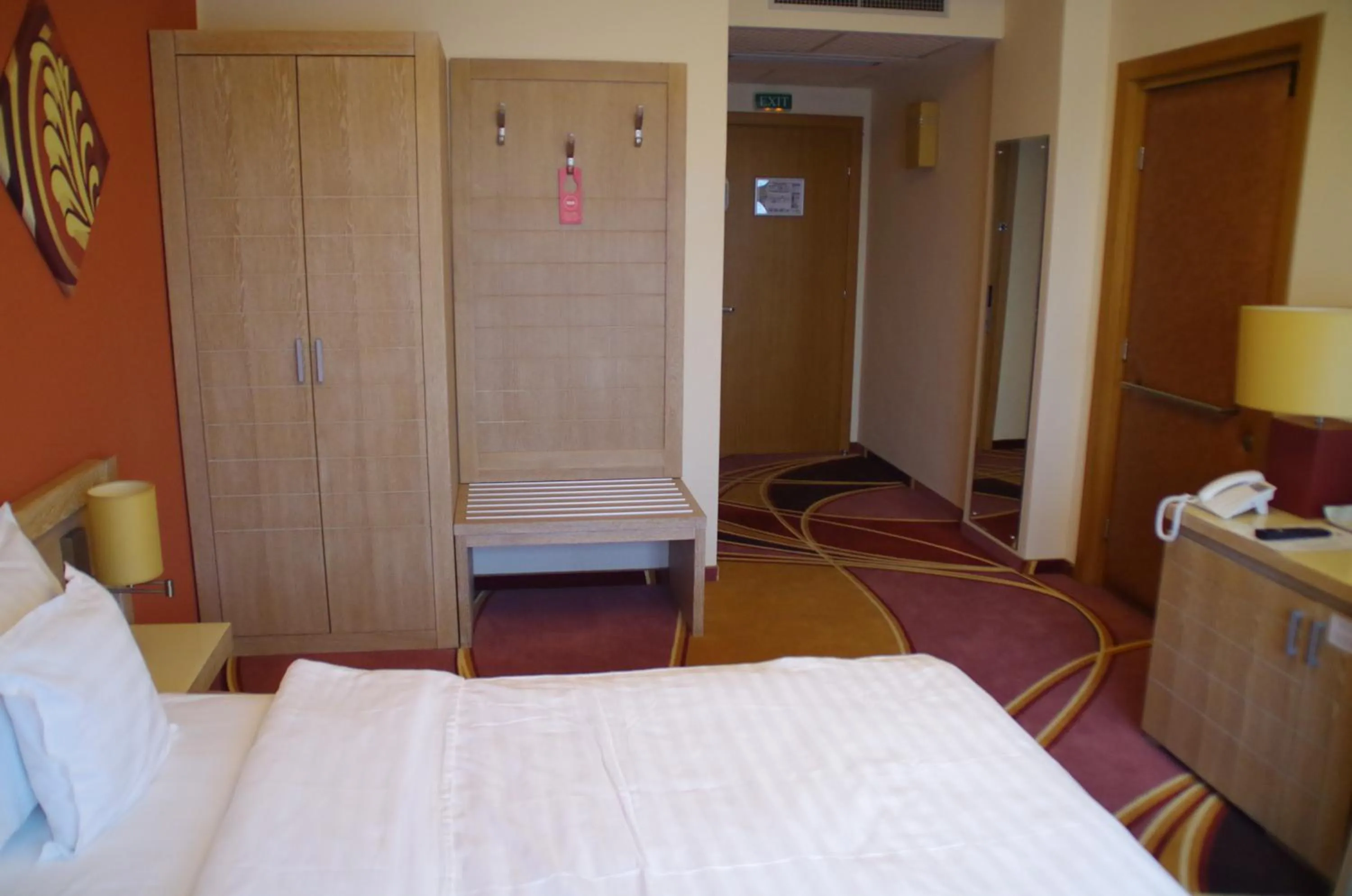 wardrobe, Bed in Mari Vila Hotel